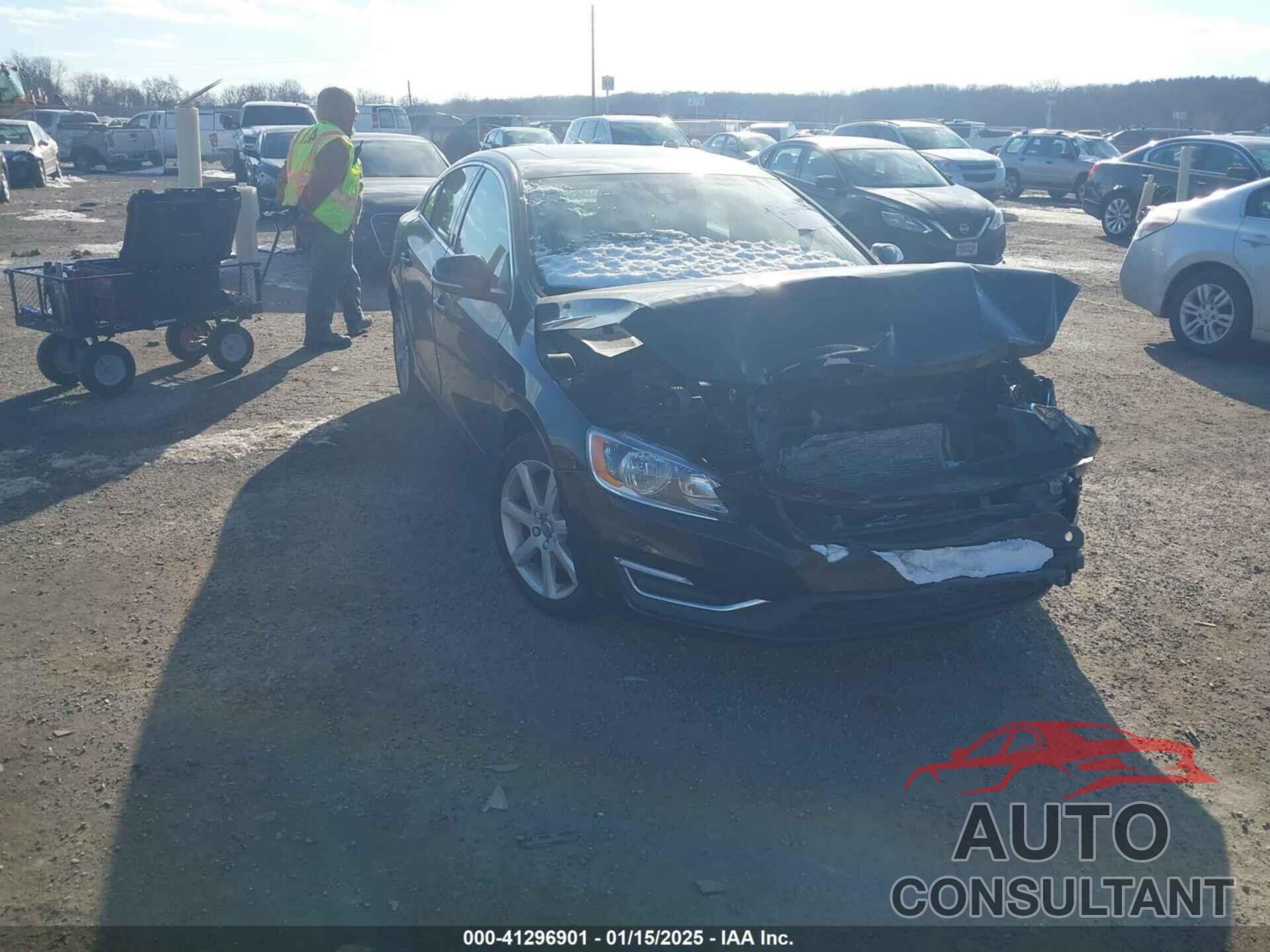 VOLVO S60 2016 - YV1612TK3G2390584