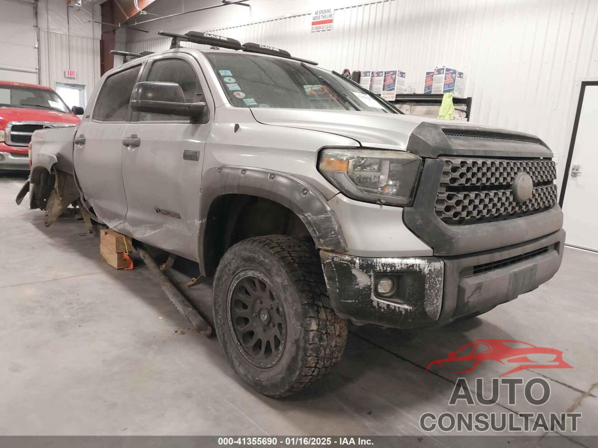 TOYOTA TUNDRA 2018 - 5TFDY5F19JX688080