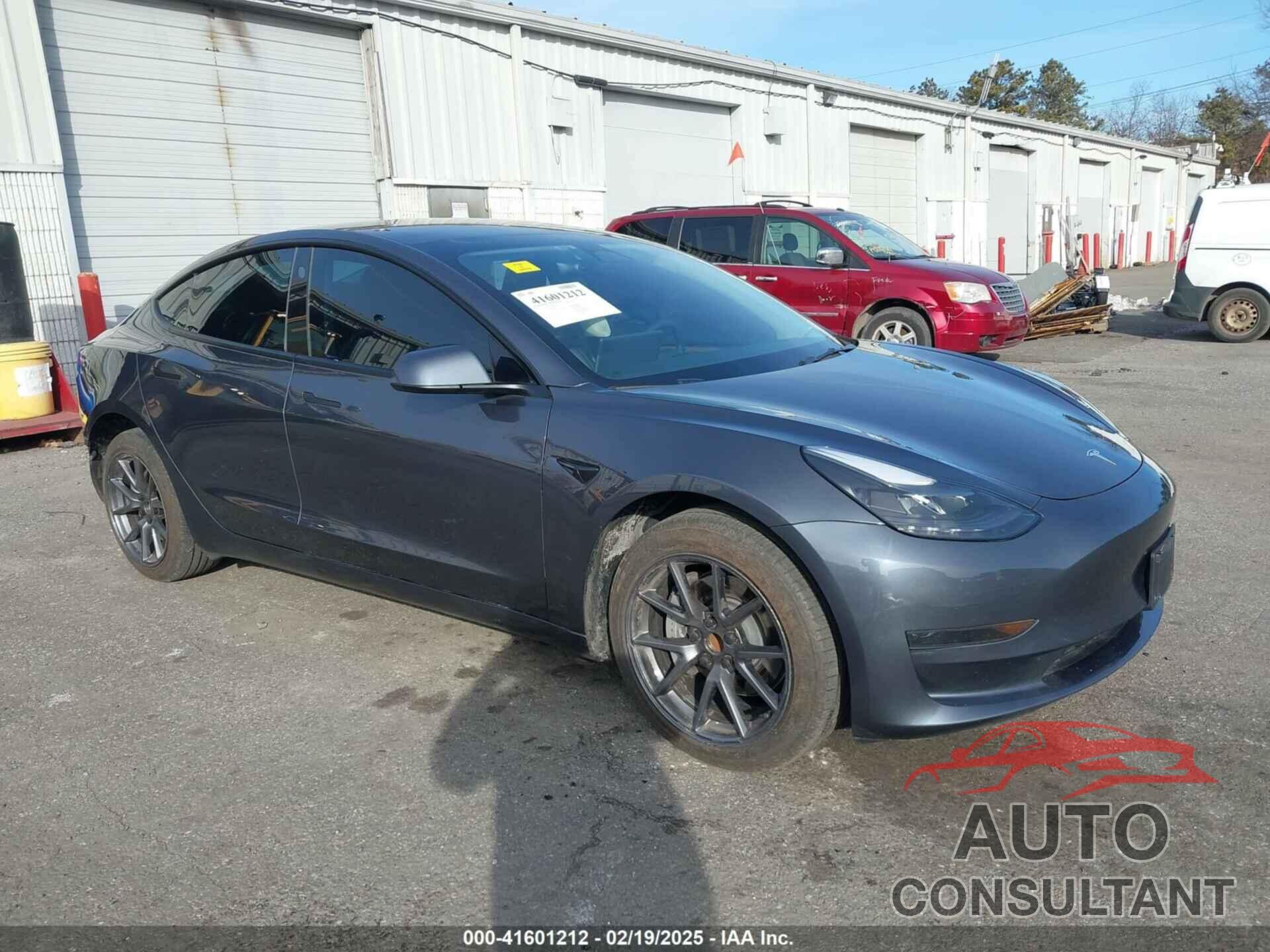 TESLA MODEL 3 2023 - 5YJ3E1EA5PF546939