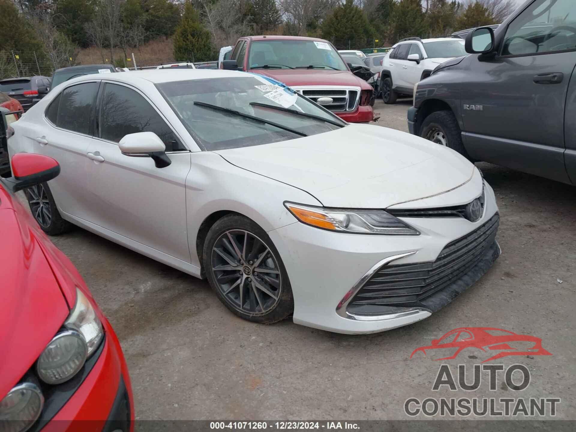 TOYOTA CAMRY 2022 - 4T1F11BKXNU049049