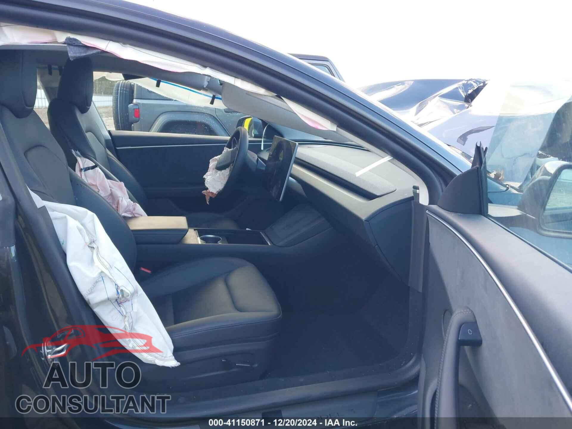 TESLA MODEL 3 2024 - 5YJ3E1EB7RF729836