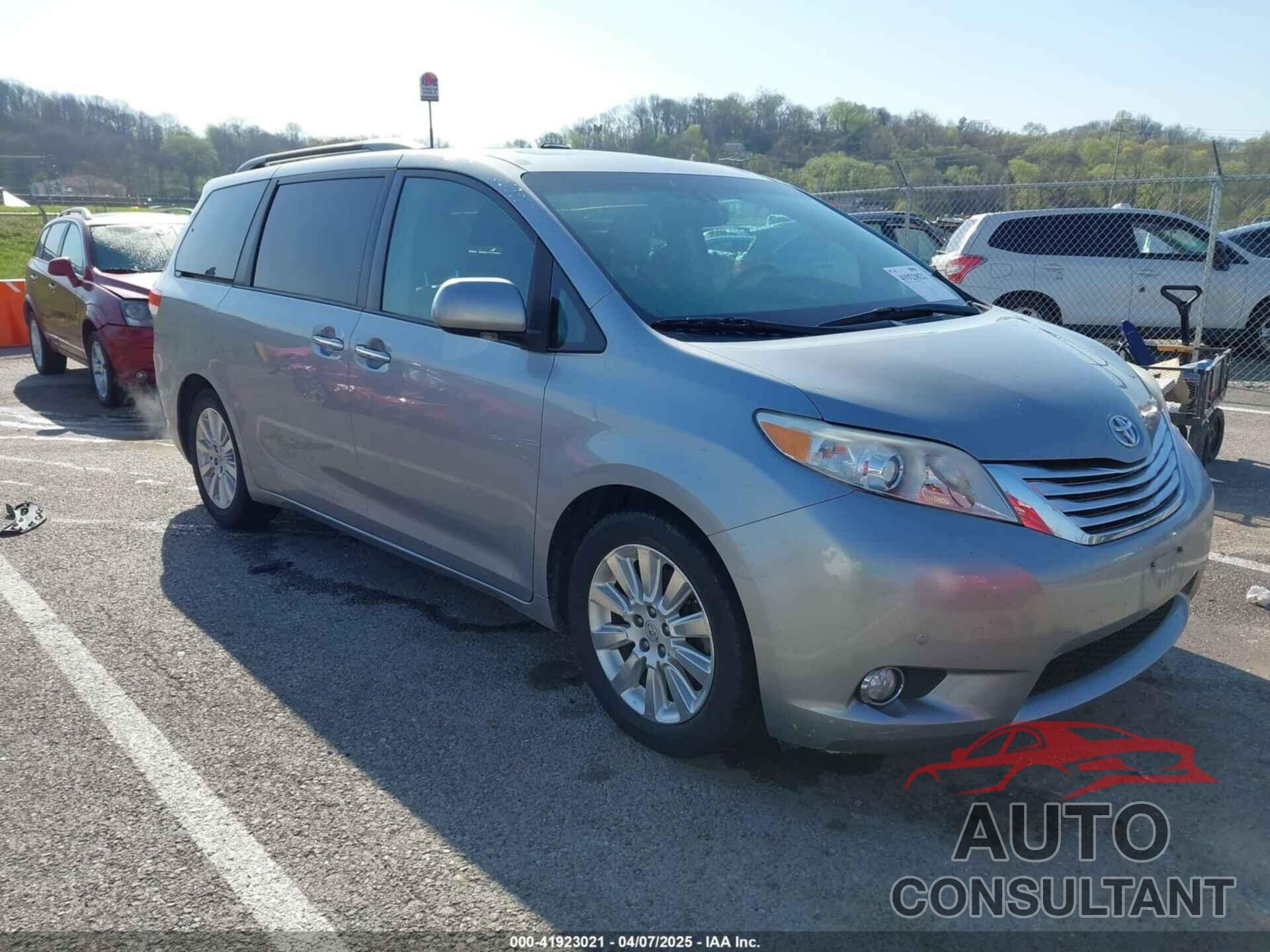 TOYOTA SIENNA 2011 - 5TDYK3DC8BS056917