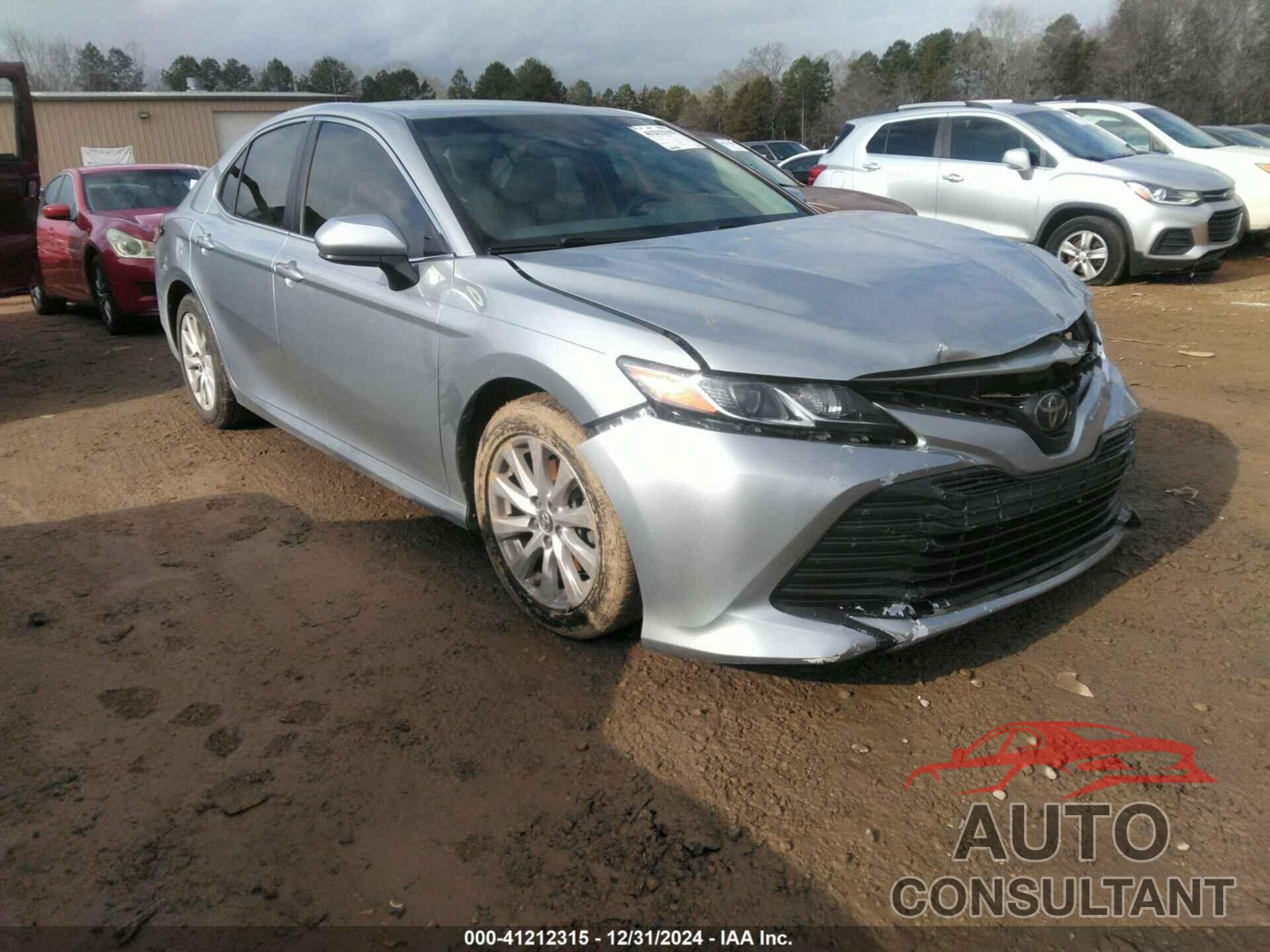 TOYOTA CAMRY 2018 - 4T1B11HK0JU039761