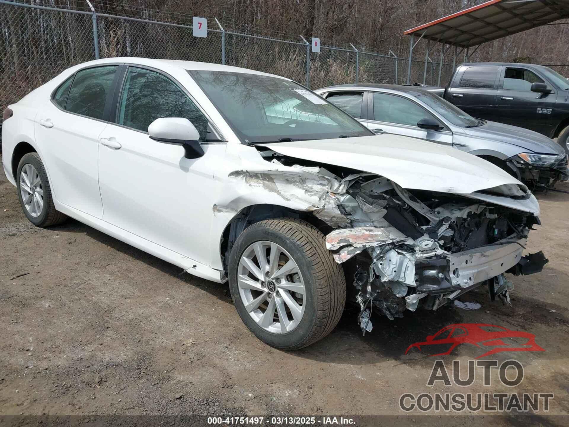 TOYOTA CAMRY 2022 - 4T1C11BK6NU055059