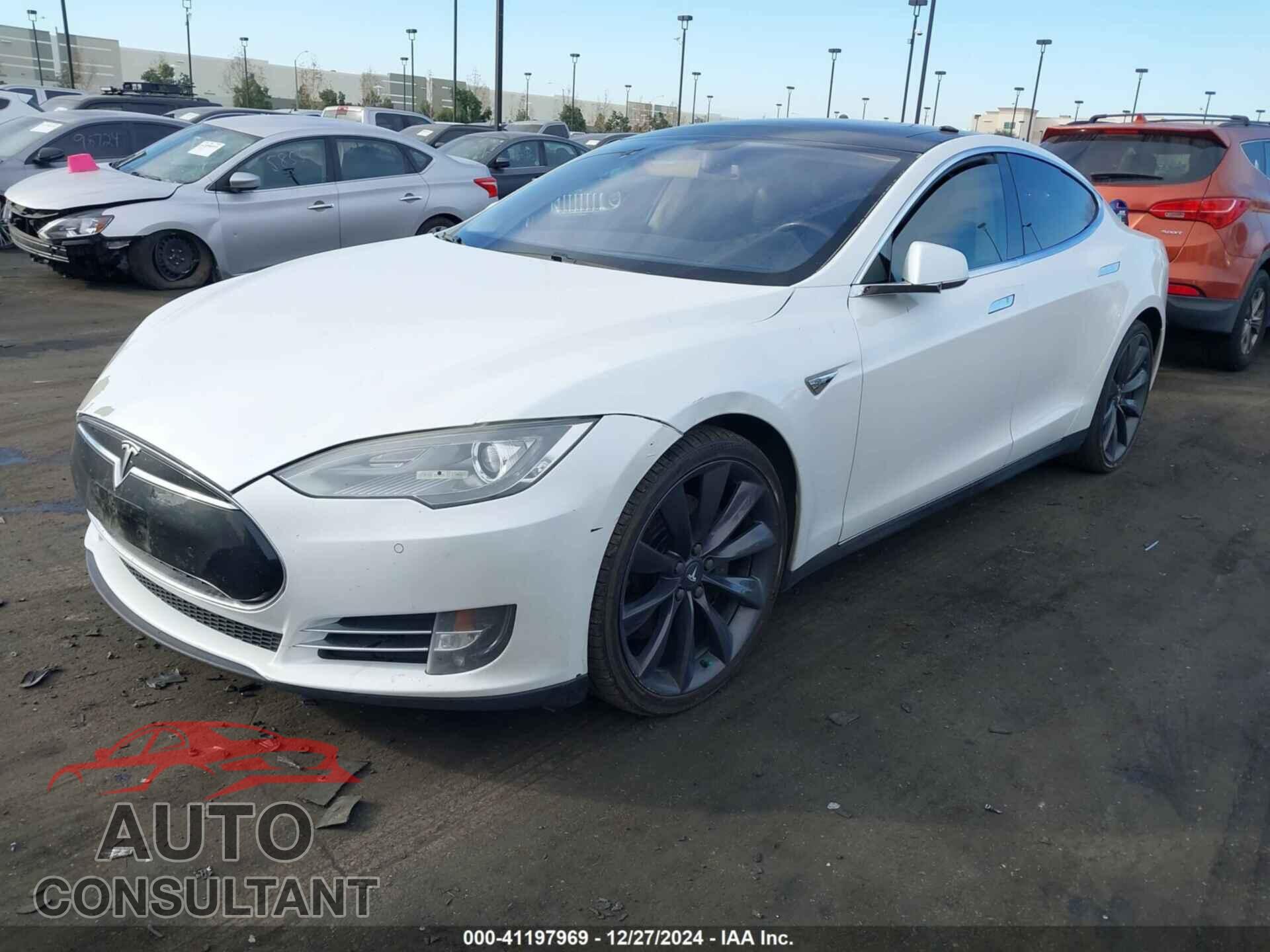 TESLA MODEL S 2013 - 5YJSA1CP5DFP24939
