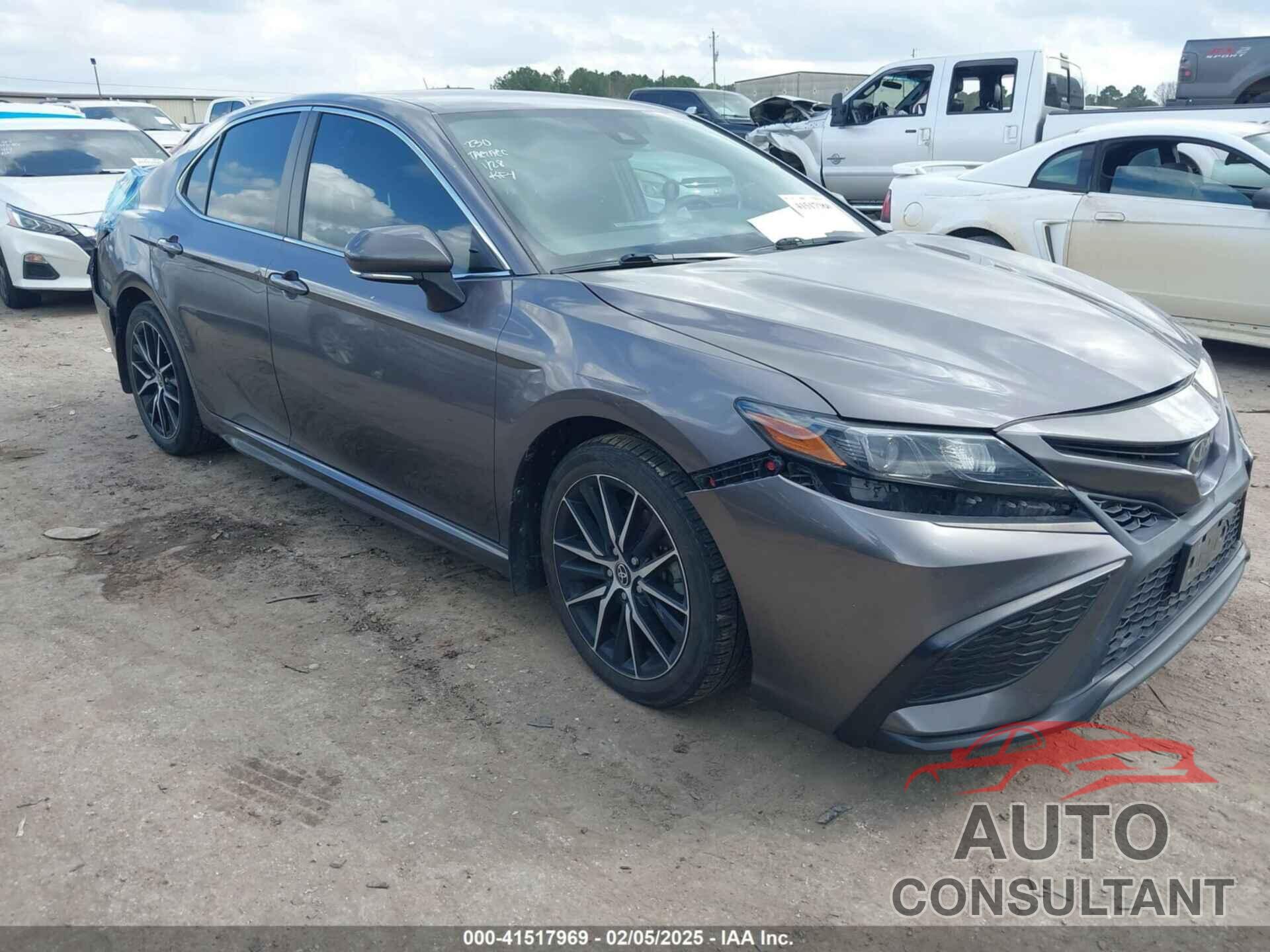 TOYOTA CAMRY 2022 - 4T1G11AKXNU659247
