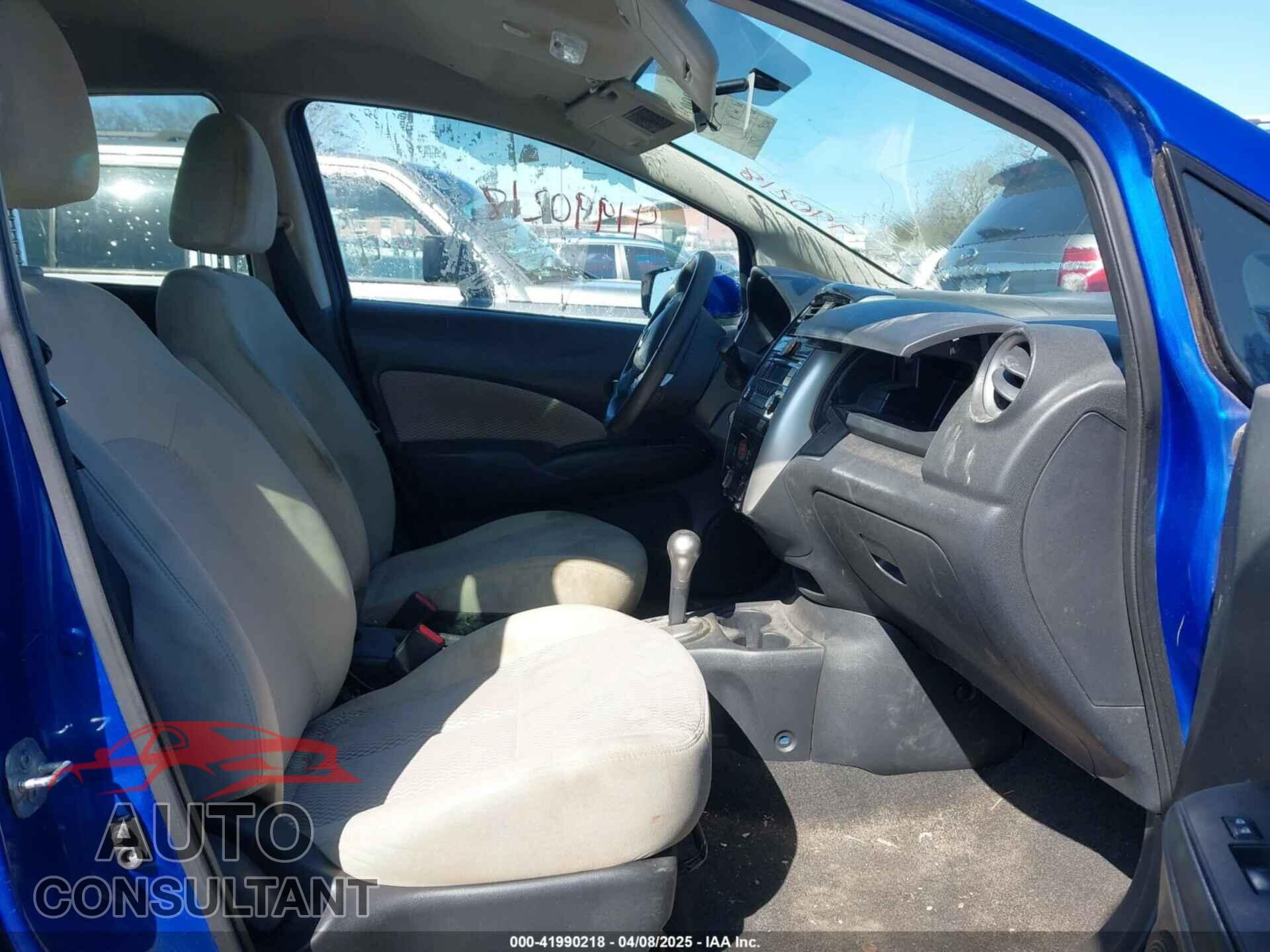 NISSAN VERSA NOTE 2015 - 3N1CE2CP2FL363577
