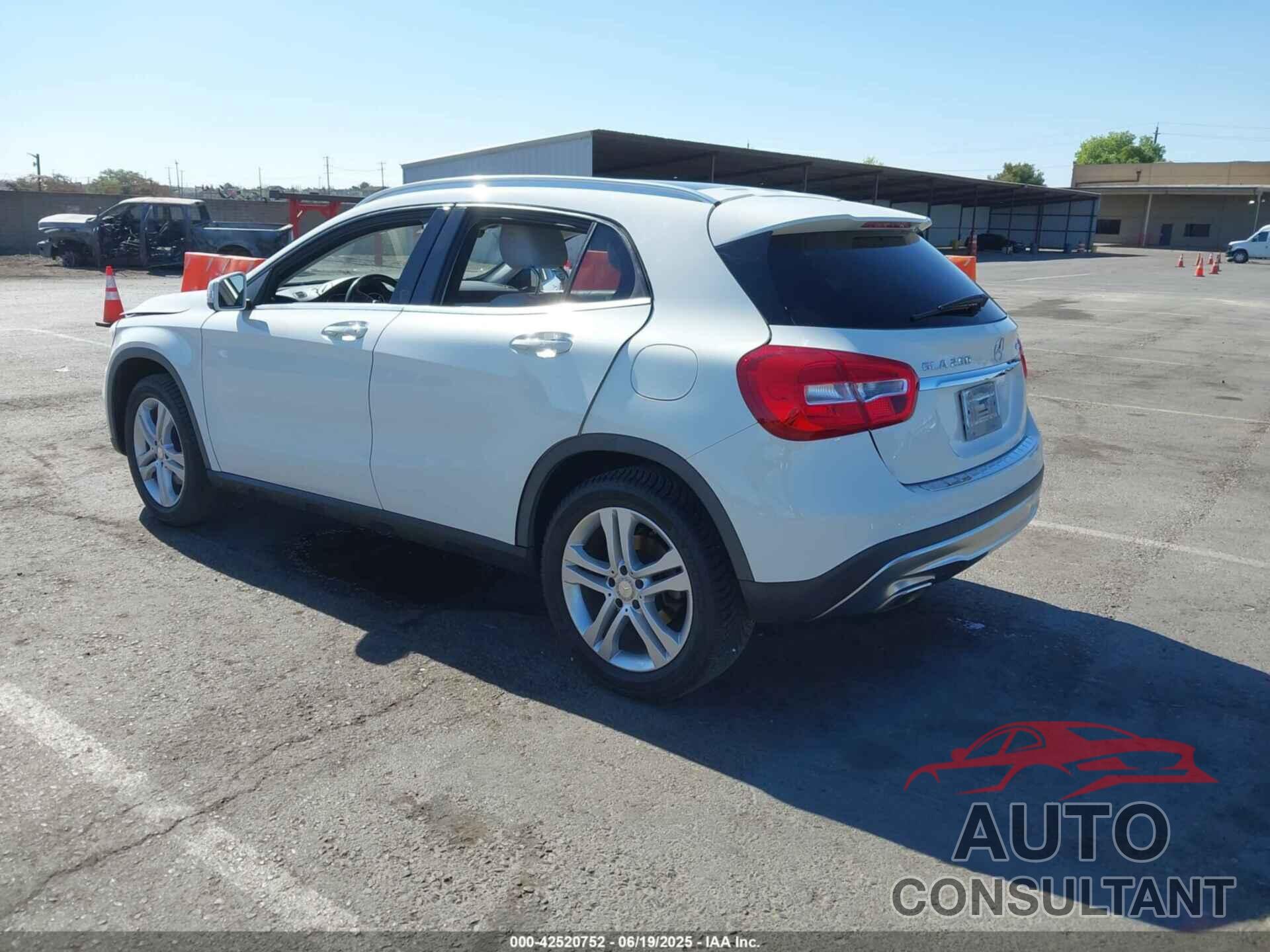 MERCEDES-BENZ GLA 250 2015 - WDCTG4GB2FJ149546