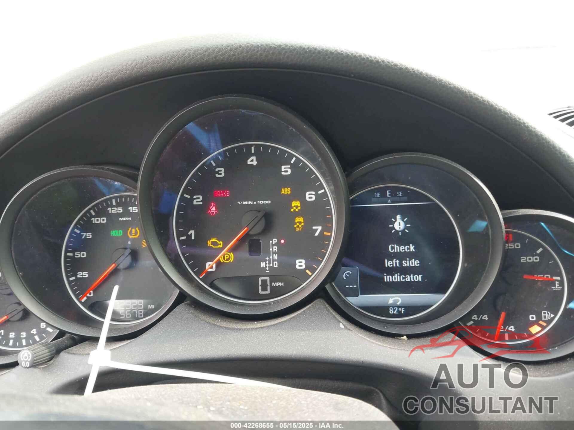 PORSCHE CAYENNE 2016 - WP1AA2A27GKA08400