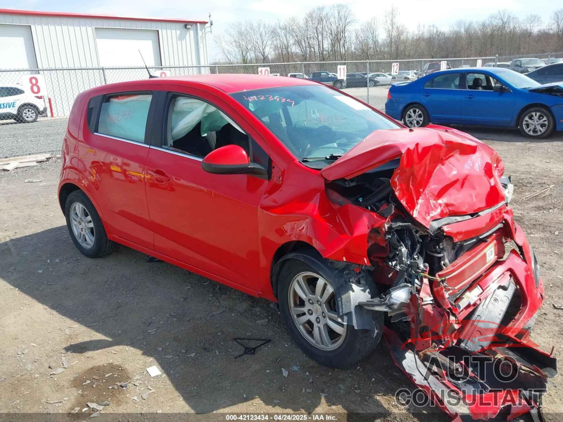 CHEVROLET SONIC 2012 - 1G1JC6SH0C4182242
