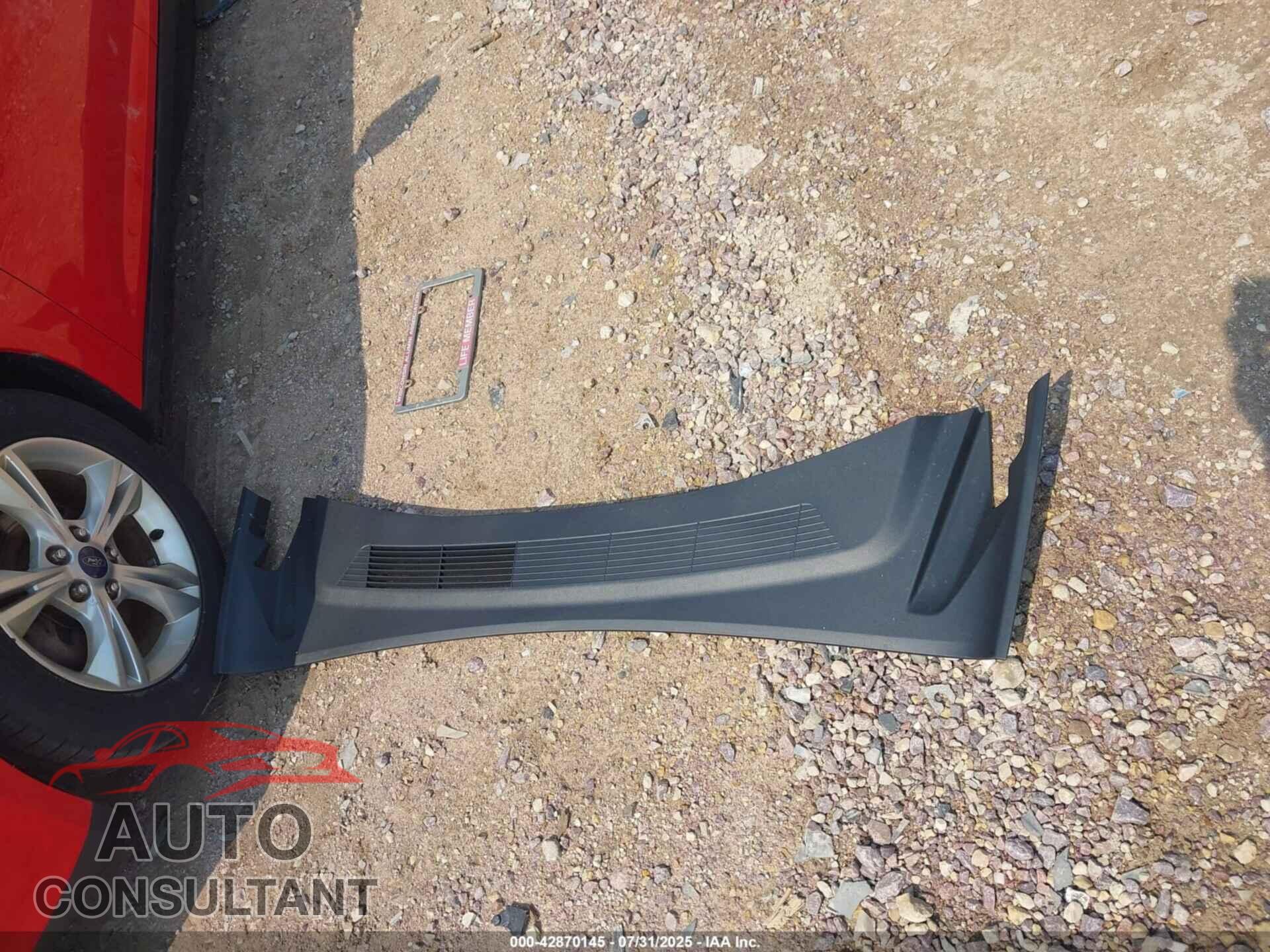 TESLA MODEL 3 2025 - 5YJ3E1EA4SF024098