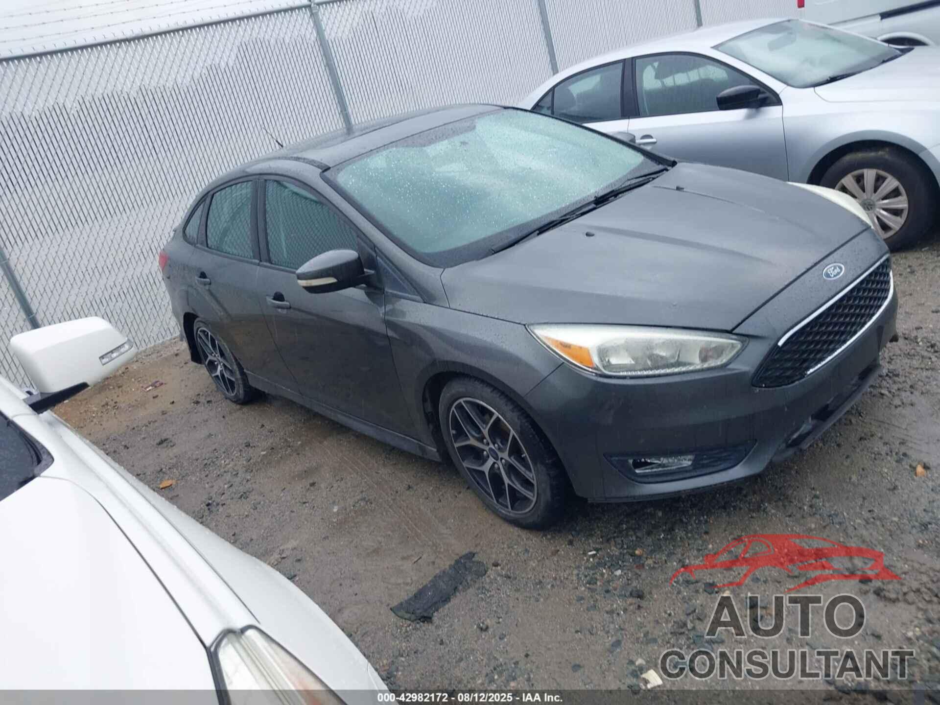 FORD FOCUS 2015 - 1FADP3F23FL372503