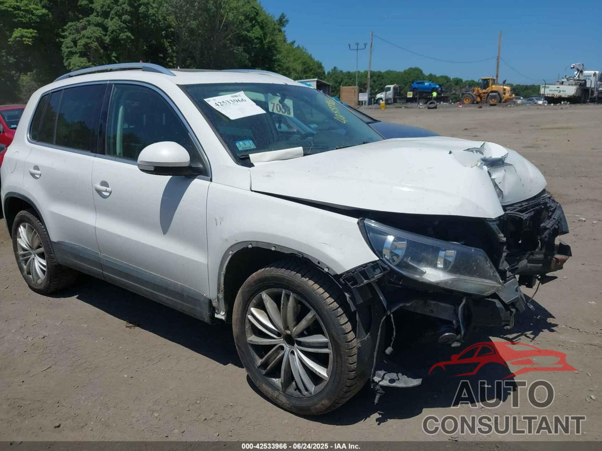 VOLKSWAGEN TIGUAN 2012 - WVGBV7AX0CW579809