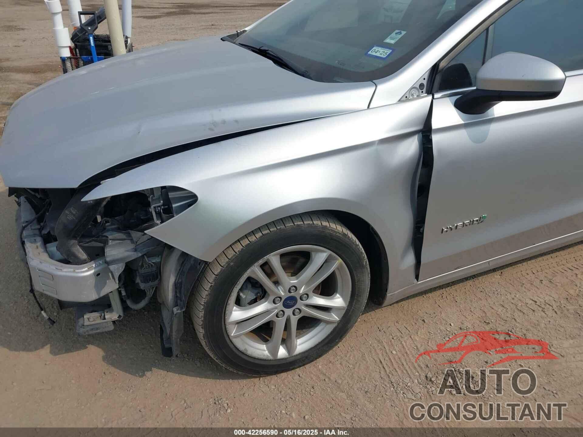 FORD FUSION HYBRID 2018 - 3FA6P0LU1JR157595