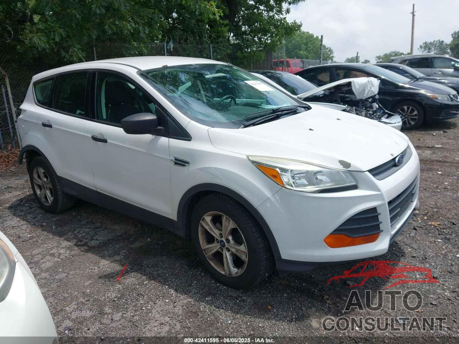 FORD ESCAPE 2016 - 1FMCU0F70GUB15685