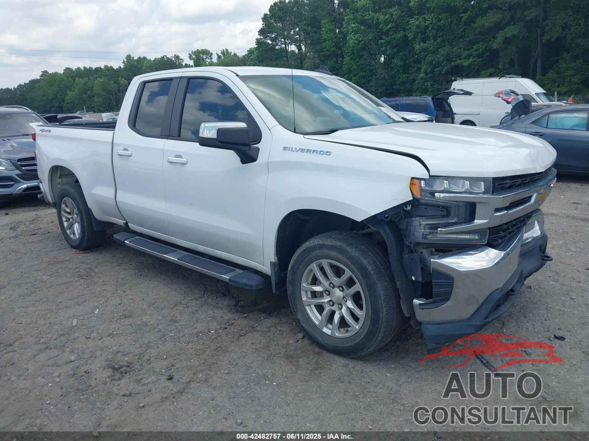 CHEVROLET SILVERADO 1500 2019 - 1GCRYDEK6KZ241996