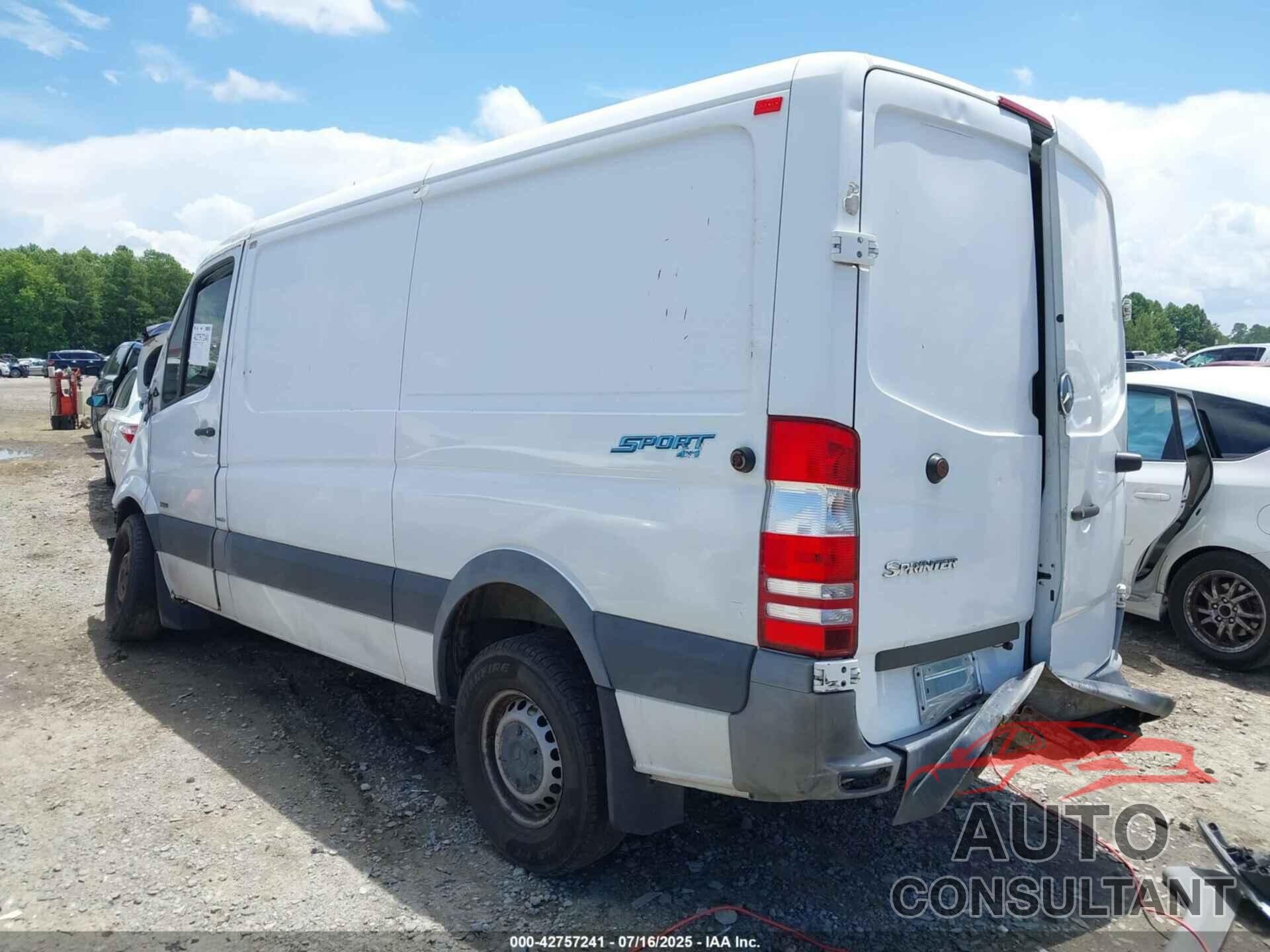 MERCEDES-BENZ SPRINTER VAN 2500 2010 - WD3PE7CC9A5462487