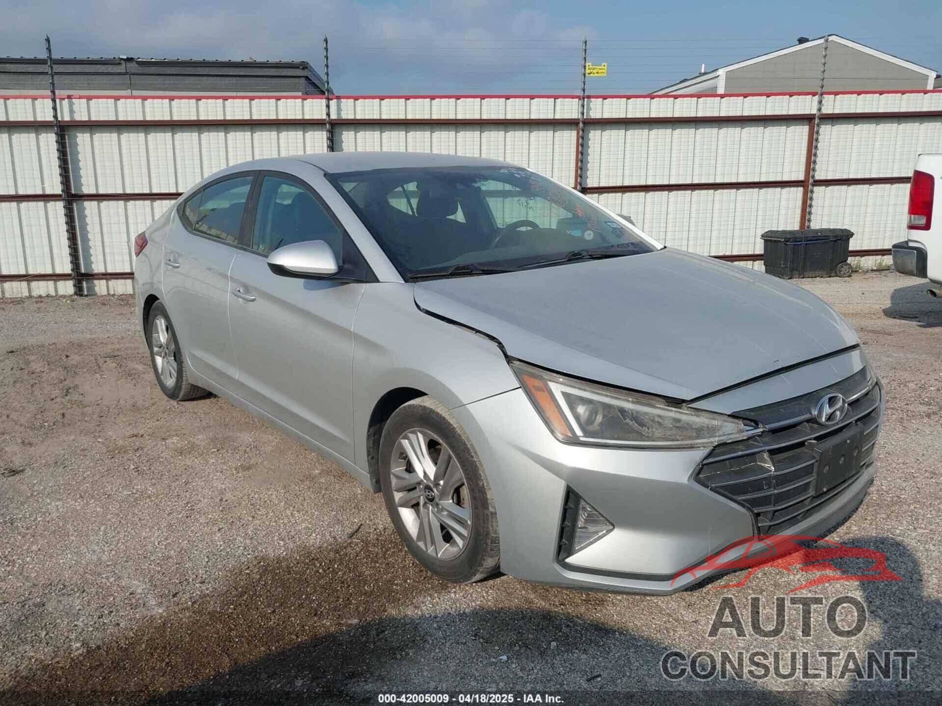 HYUNDAI ELANTRA 2019 - 5NPD84LF8KH404381