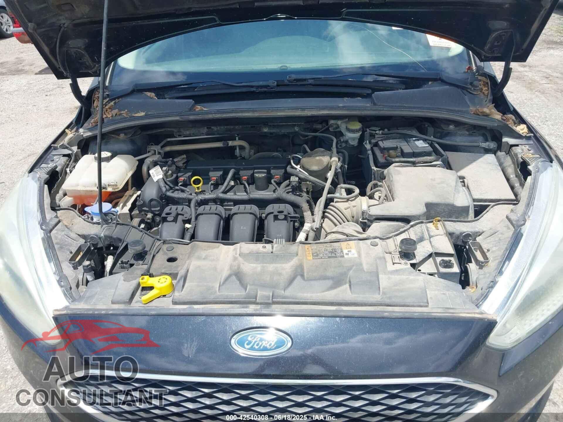 FORD FOCUS 2015 - 1FADP3E29FL210652
