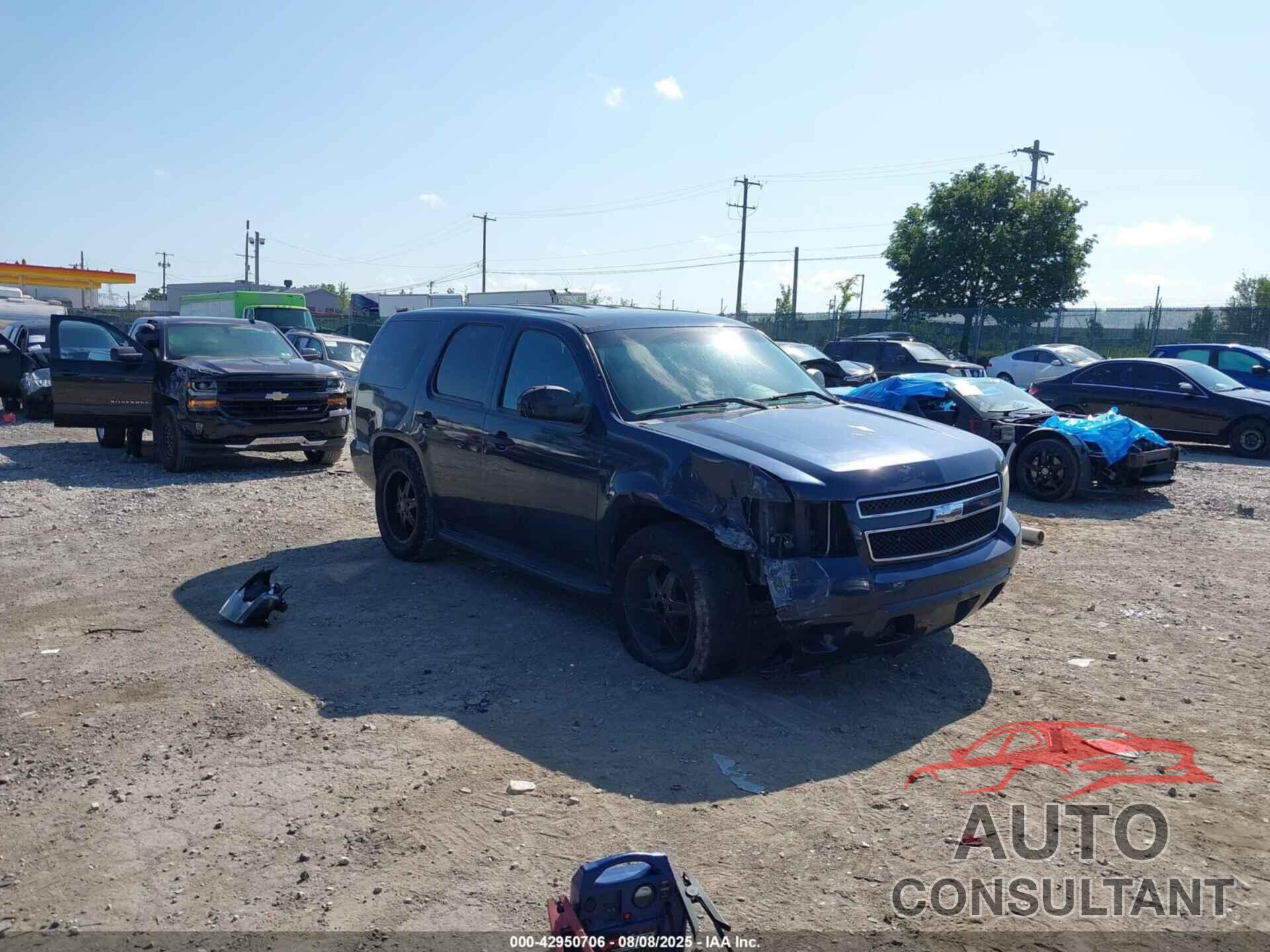 CHEVROLET TAHOE 2011 - 1GNLC2E02BR352138