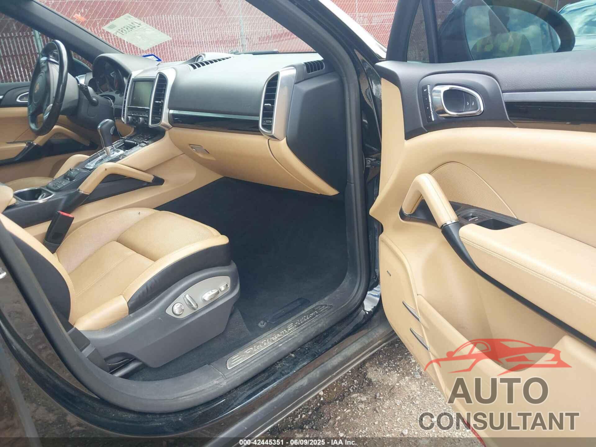 PORSCHE CAYENNE 2014 - WP1AA2A26ELA97738