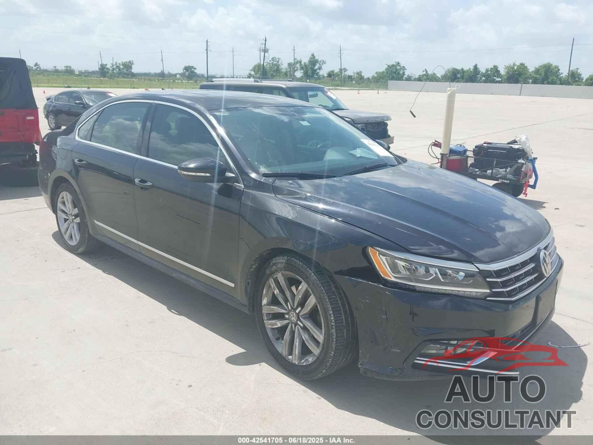 VOLKSWAGEN PASSAT 2017 - 1VWCM7A3XHC068428