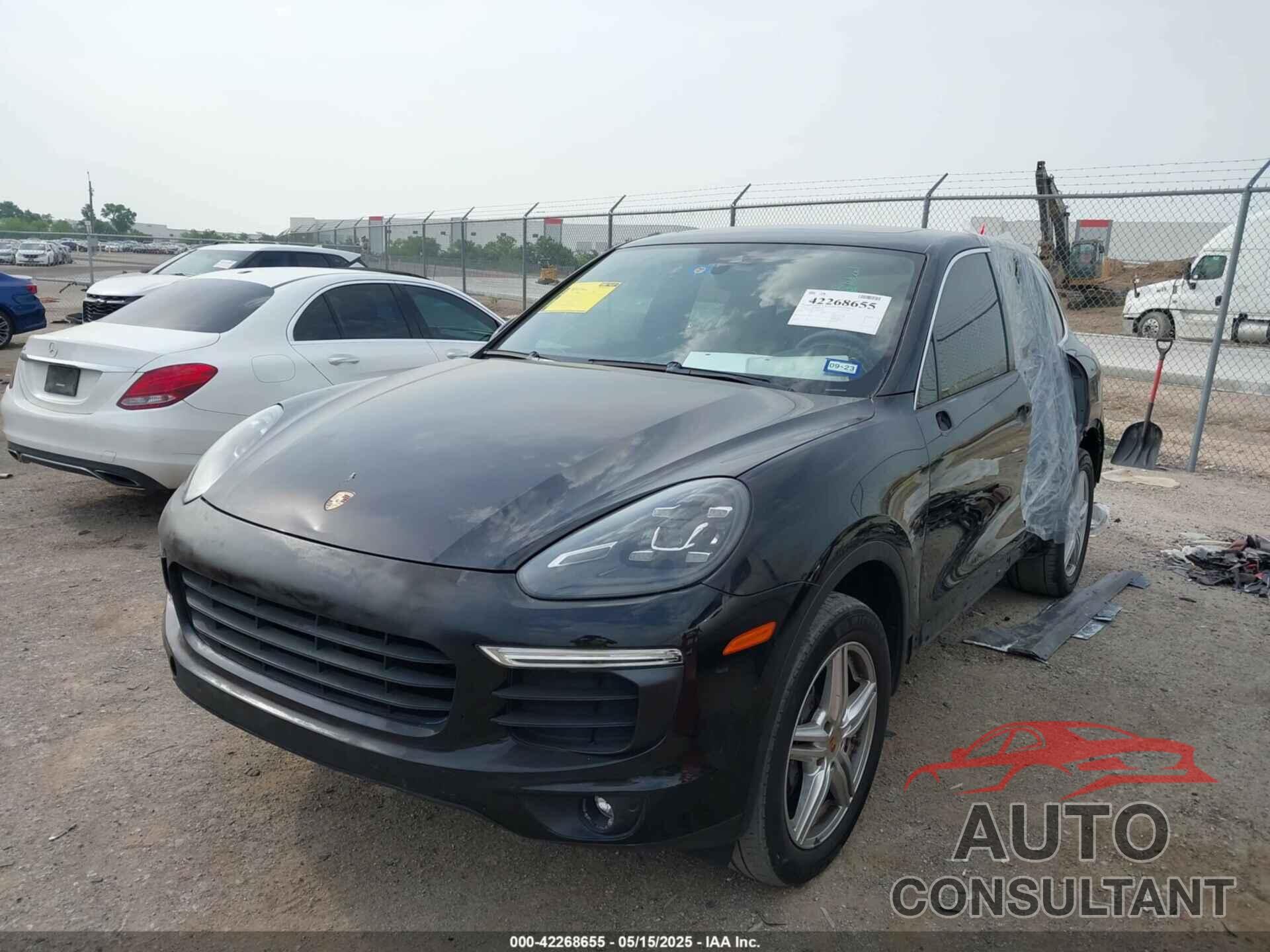 PORSCHE CAYENNE 2016 - WP1AA2A27GKA08400