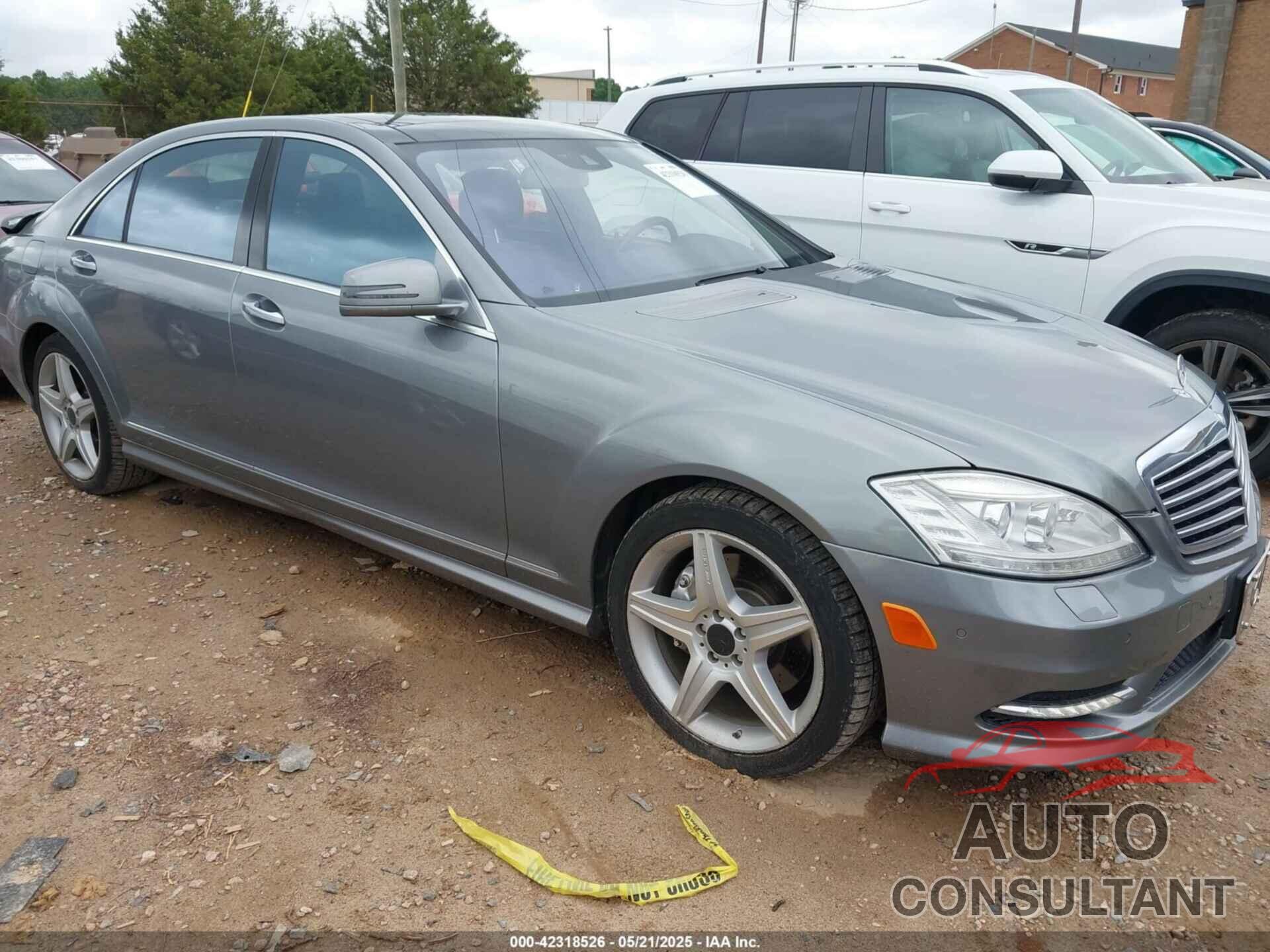MERCEDES-BENZ S 550 2011 - WDDNG8GB8BA366802