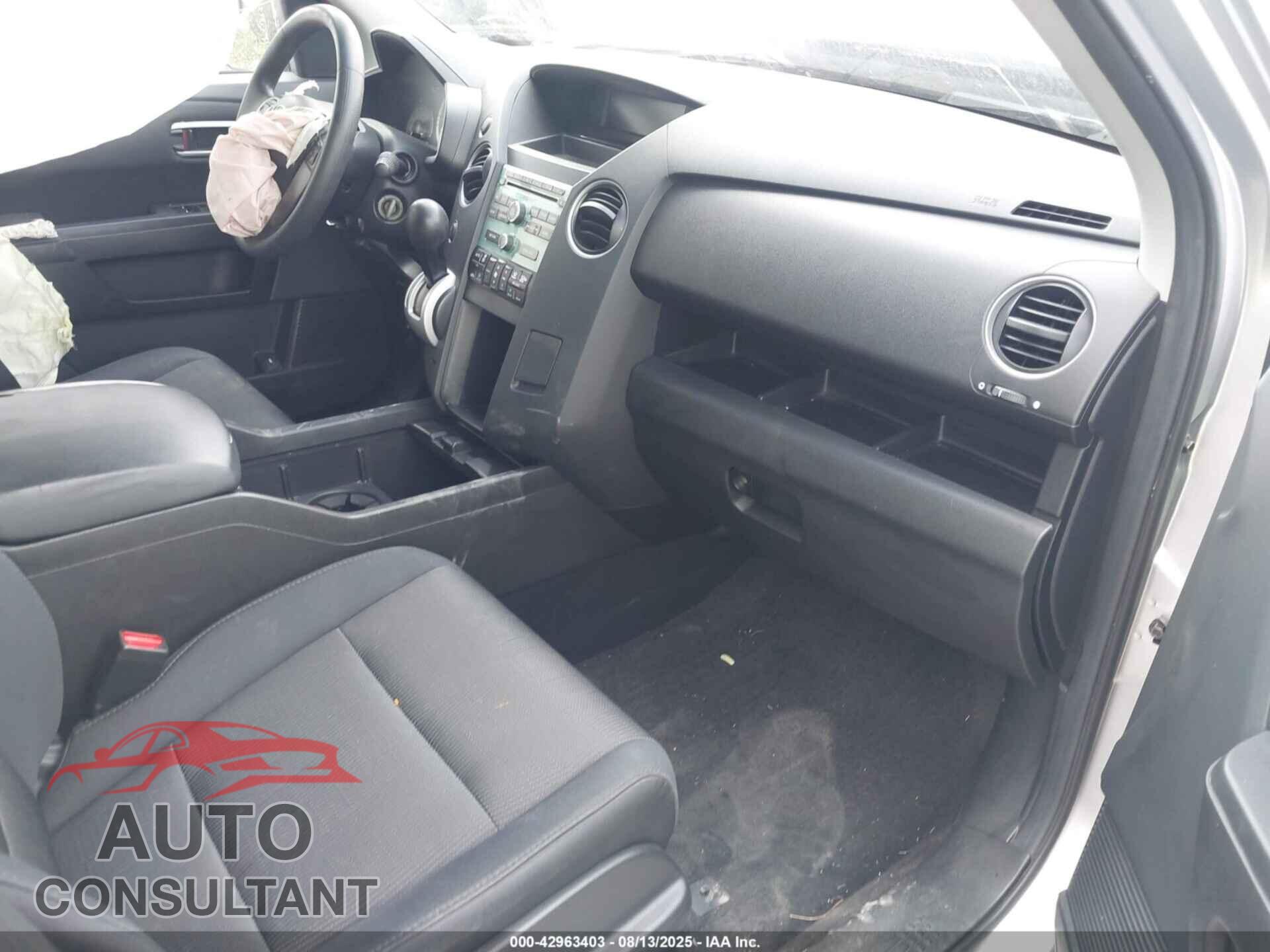 HONDA PILOT 2011 - 5FNYF4H49BB032143