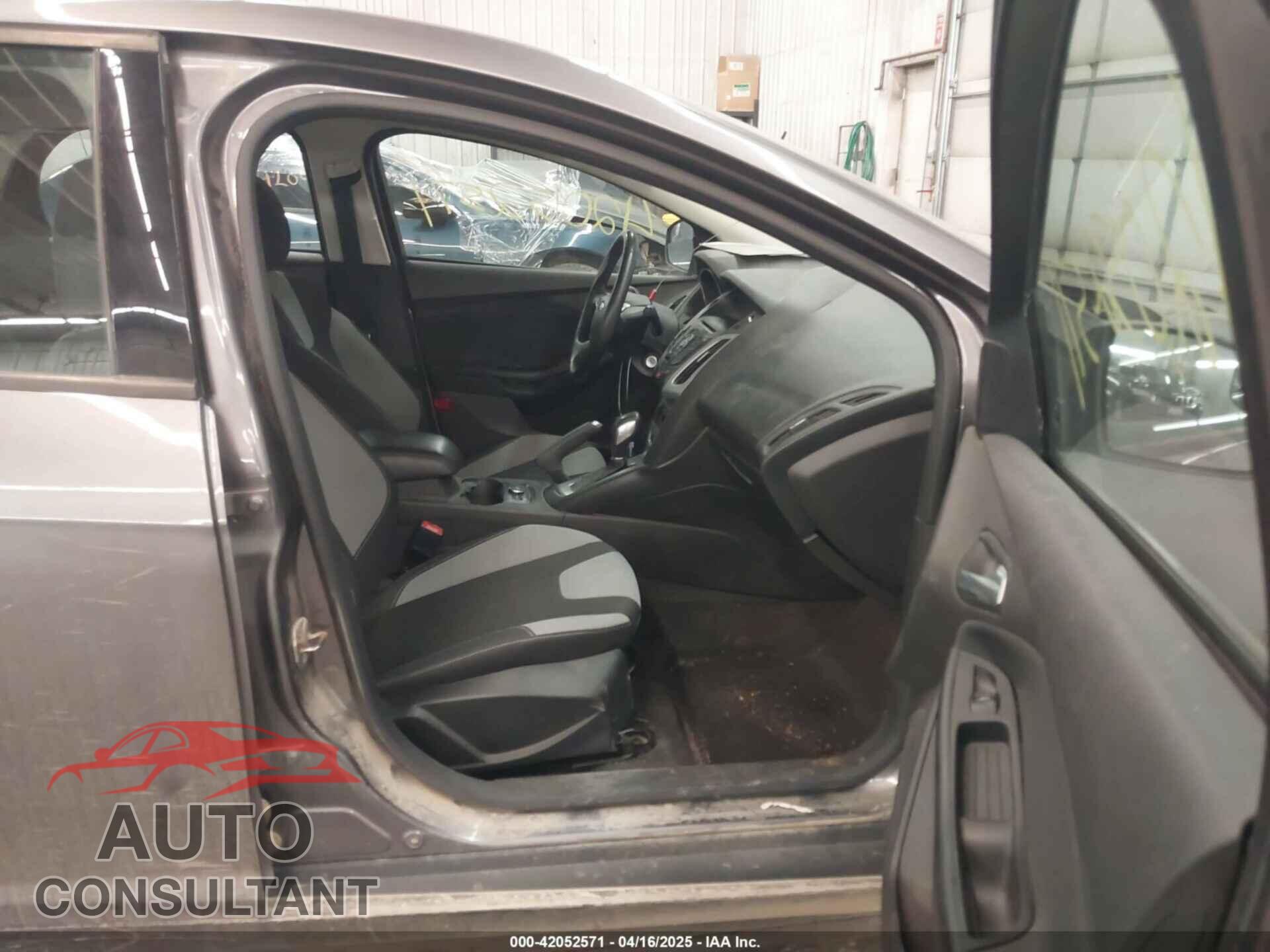 FORD FOCUS 2014 - 1FADP3F21EL299940