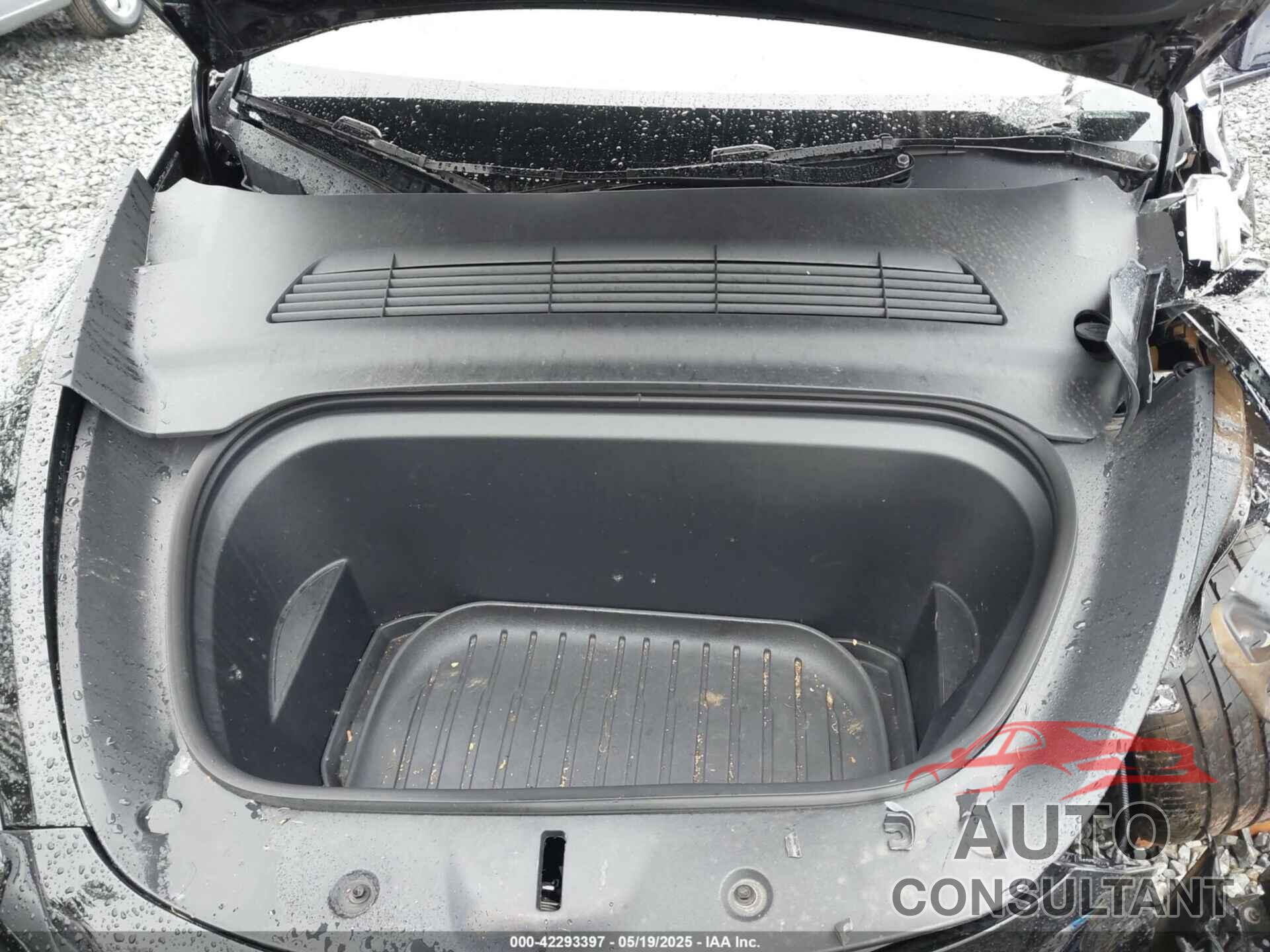 TESLA MODEL Y 2024 - 7SAYGDEE1RF033066