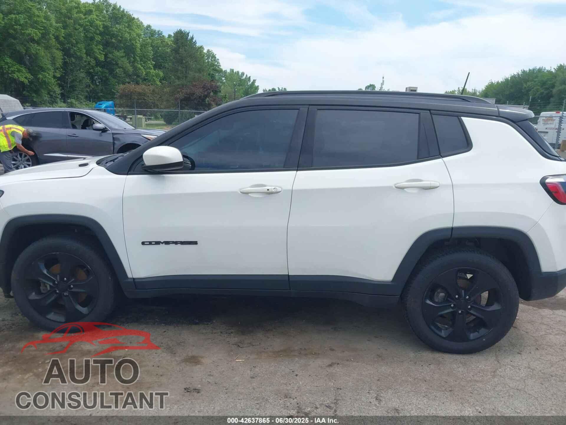 JEEP COMPASS 2018 - 3C4NJDBBXJT304529