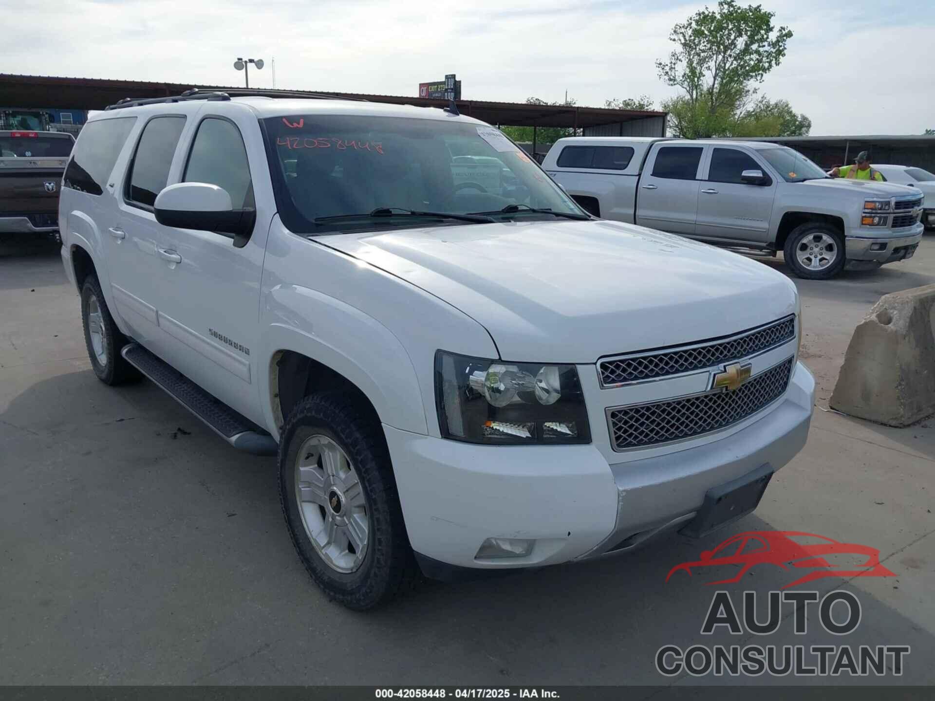 CHEVROLET SUBURBAN 1500 2011 - 1GNSKJE3XBR350169