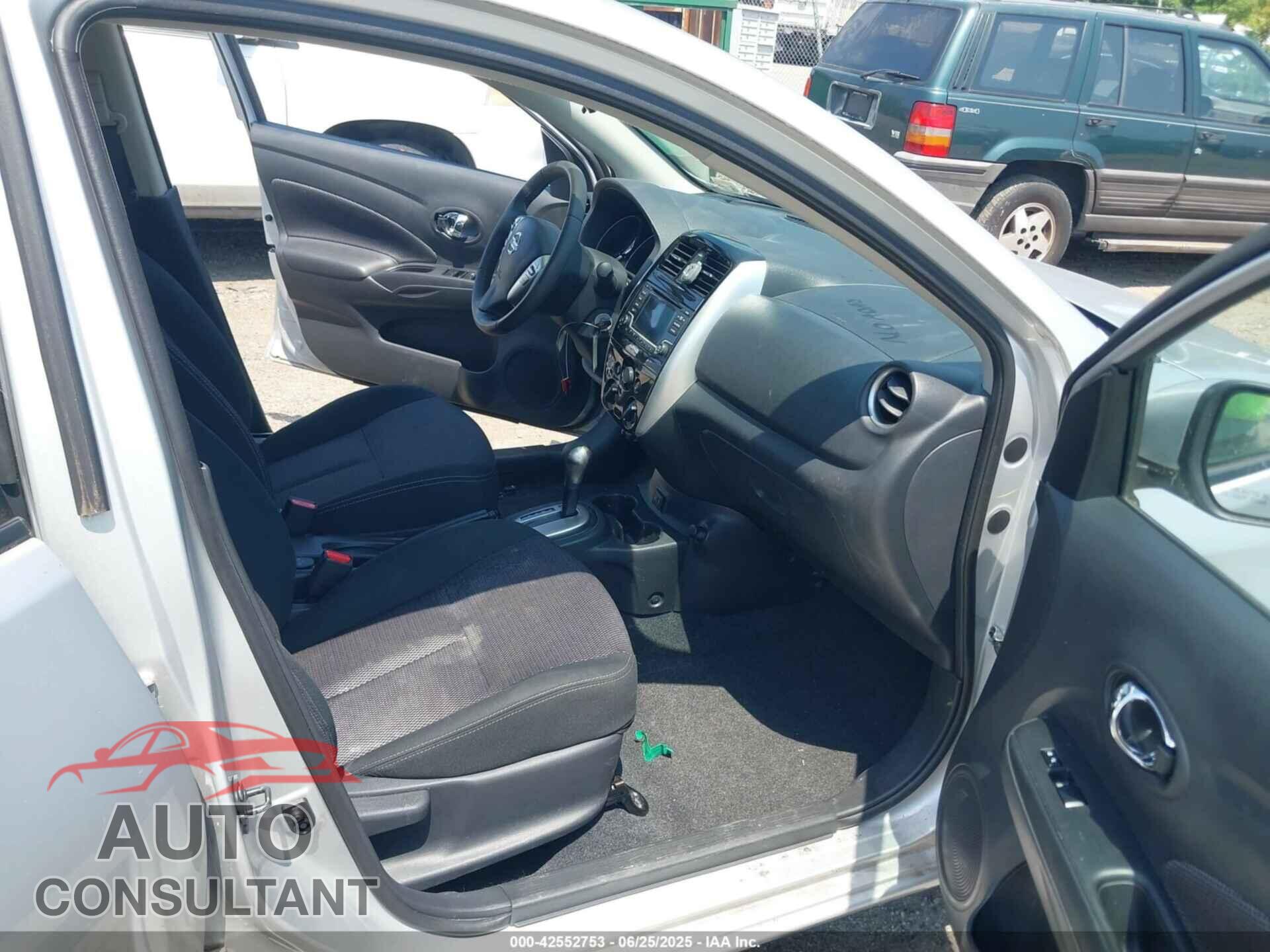 NISSAN VERSA 2017 - 3N1CN7AP3HL878588