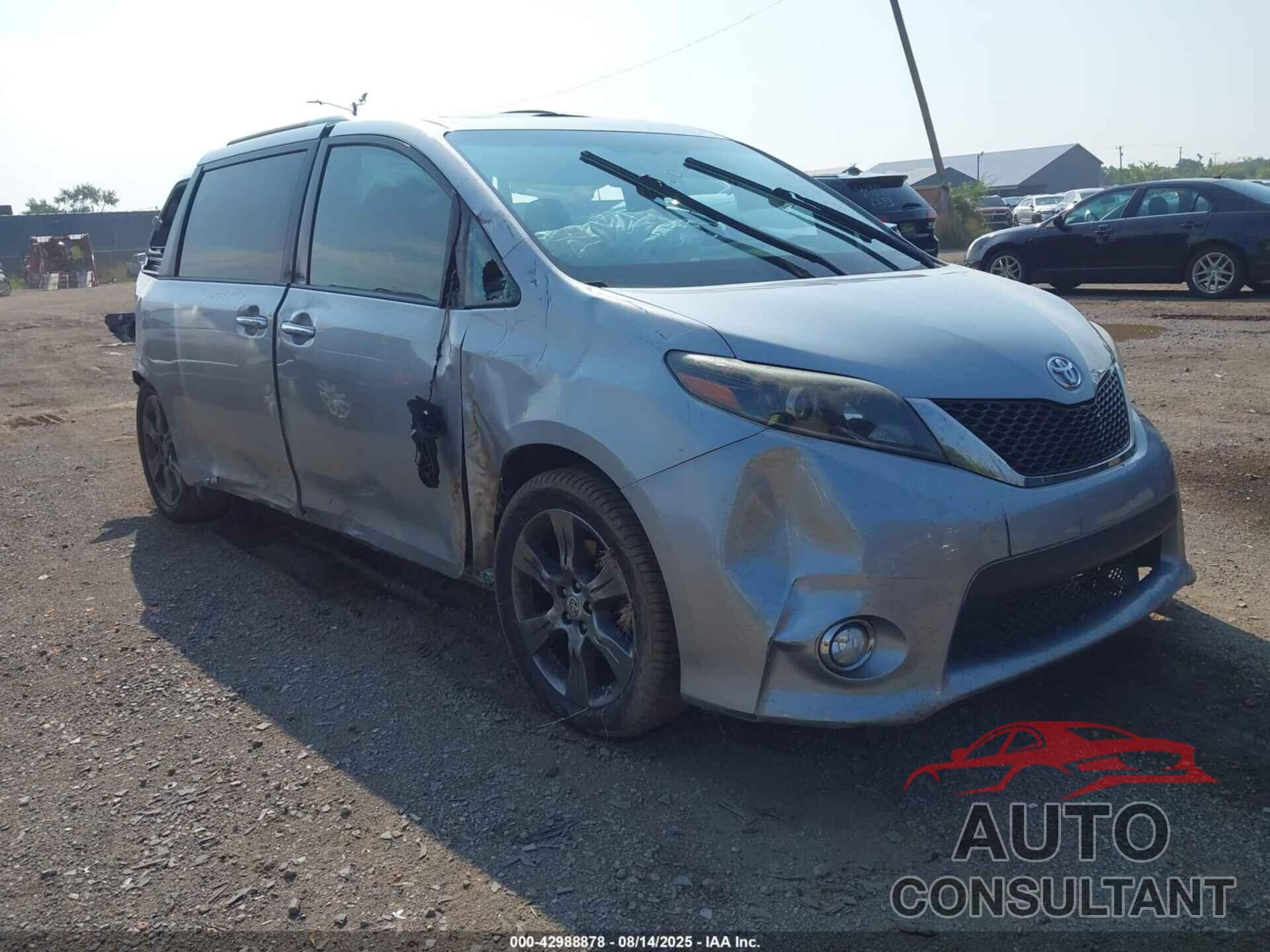 TOYOTA SIENNA 2015 - 5TDXK3DC4FS678027