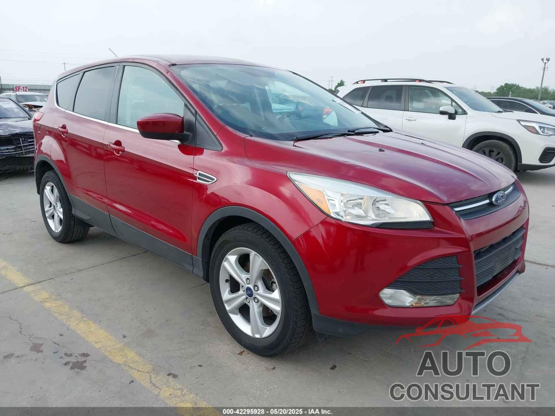 FORD ESCAPE 2015 - 1FMCU0GX4FUC04219