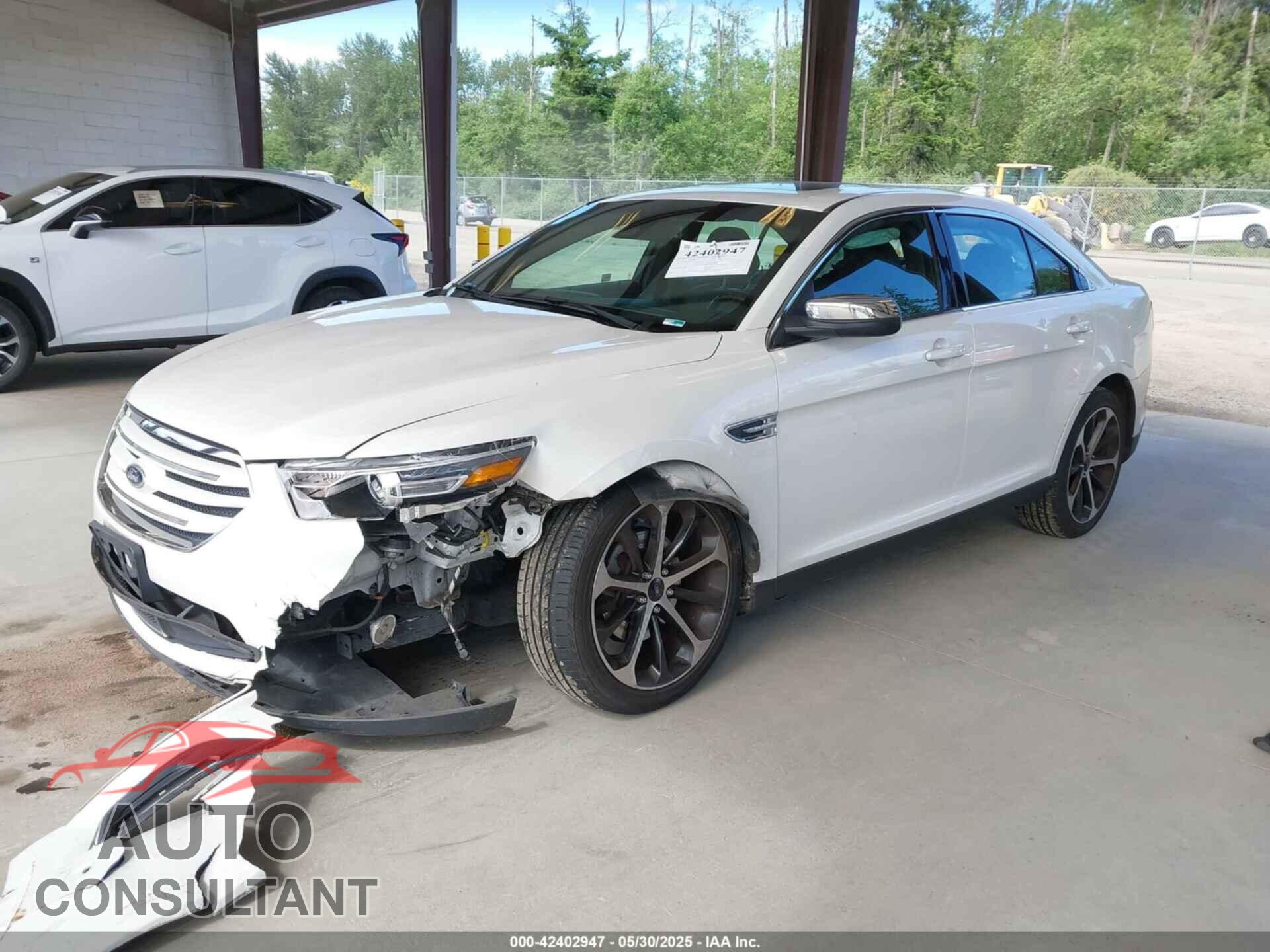 FORD TAURUS 2015 - 1FAHP2J81FG118224