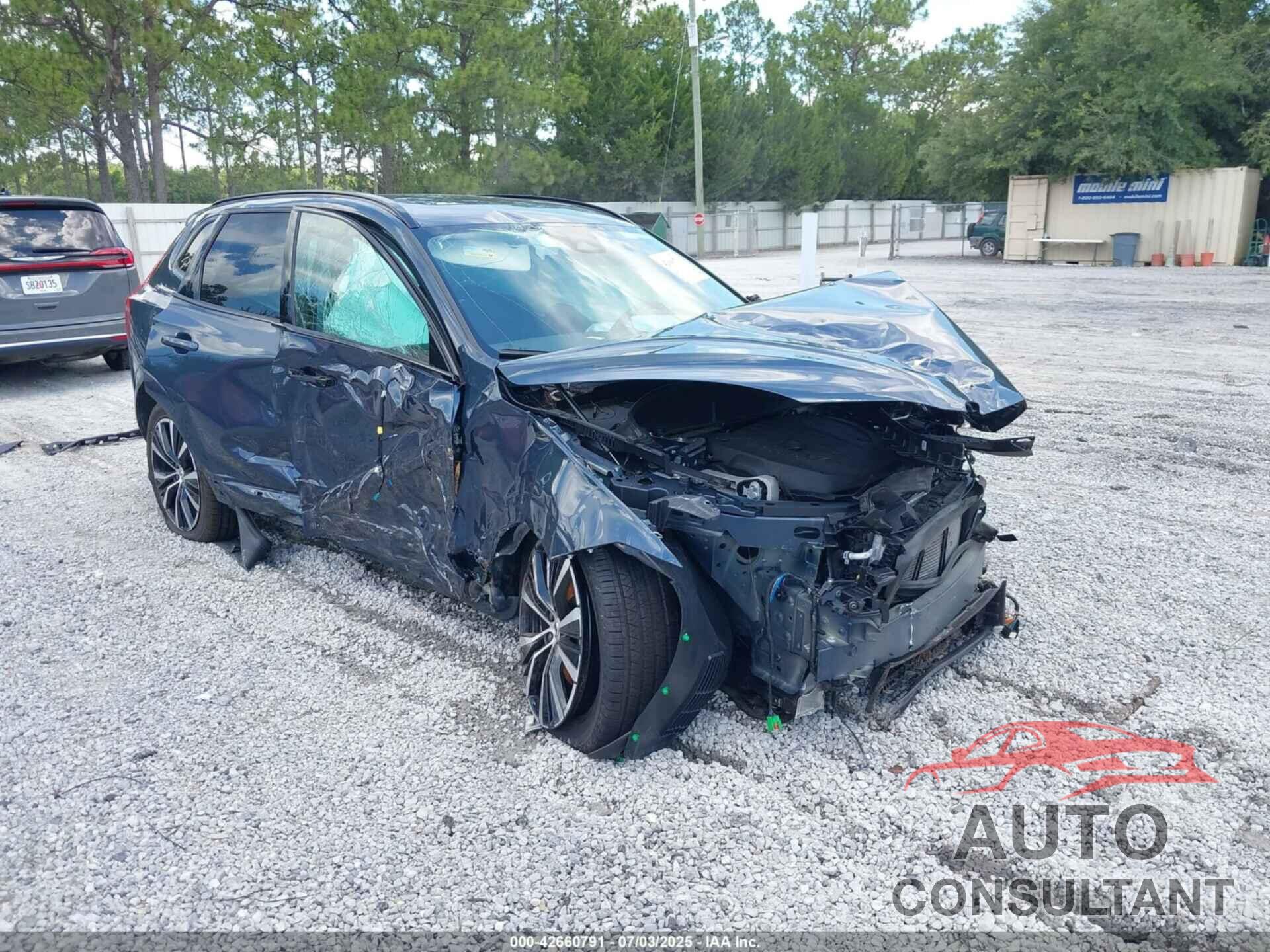 VOLVO XC60 2025 - YV4M12RC1S1141452