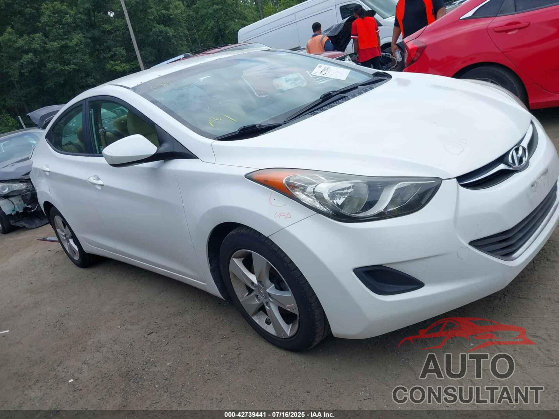 HYUNDAI ELANTRA 2013 - 5NPDH4AE8DH241826