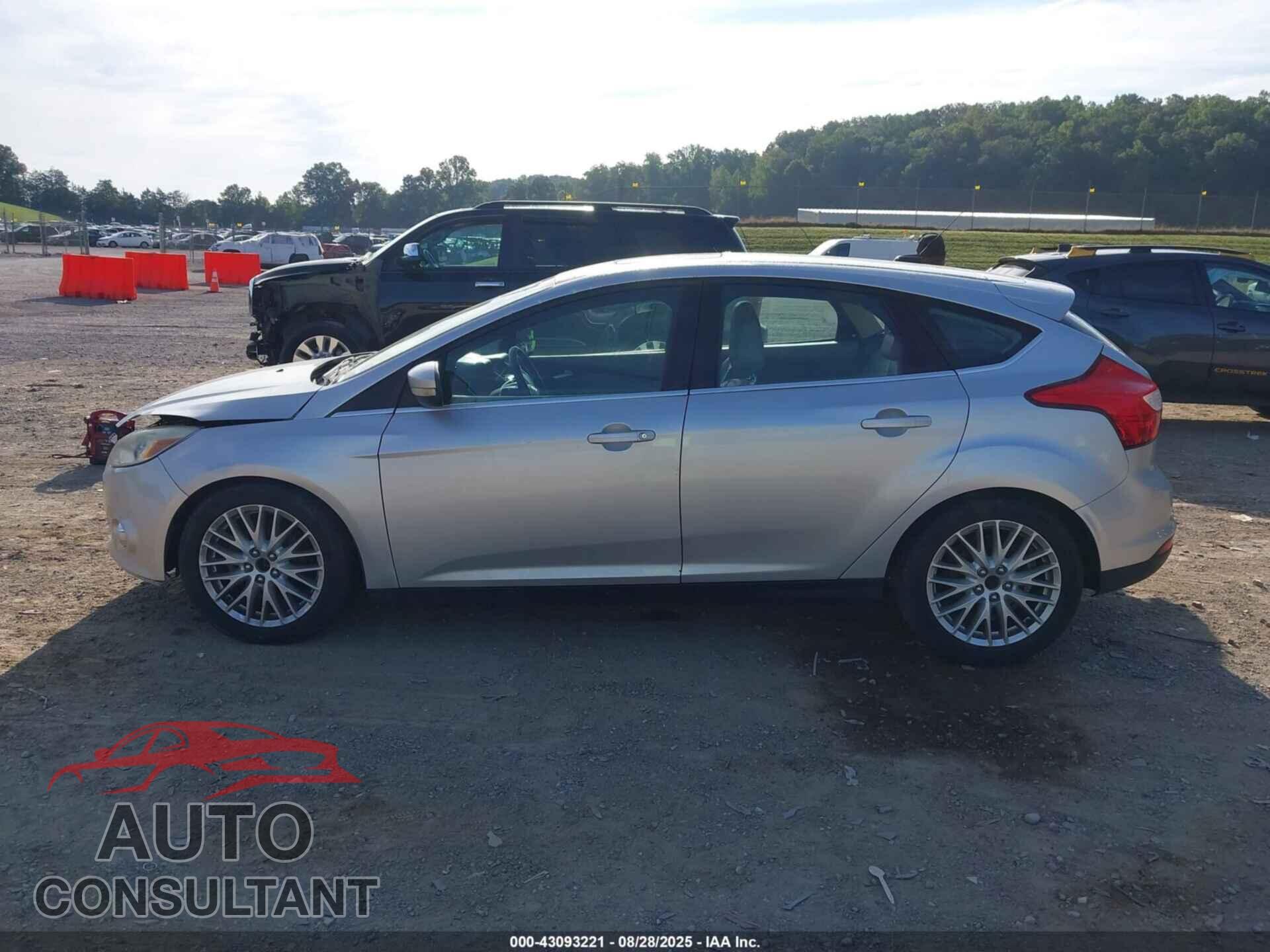 FORD FOCUS 2012 - 1FAHP3M28CL367166