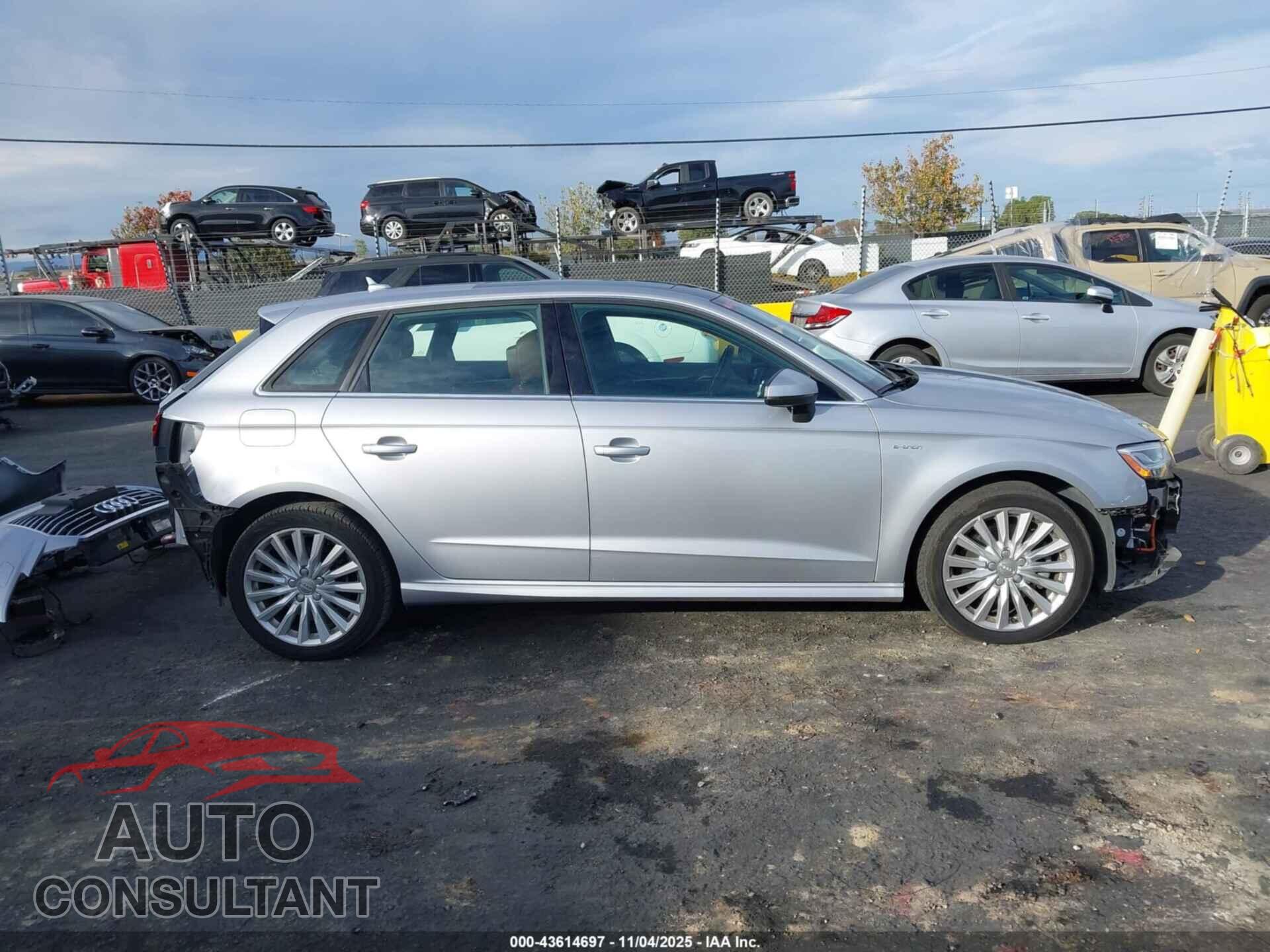 AUDI A3 E-TRON 2017 - WAUTPBFF5HA045079