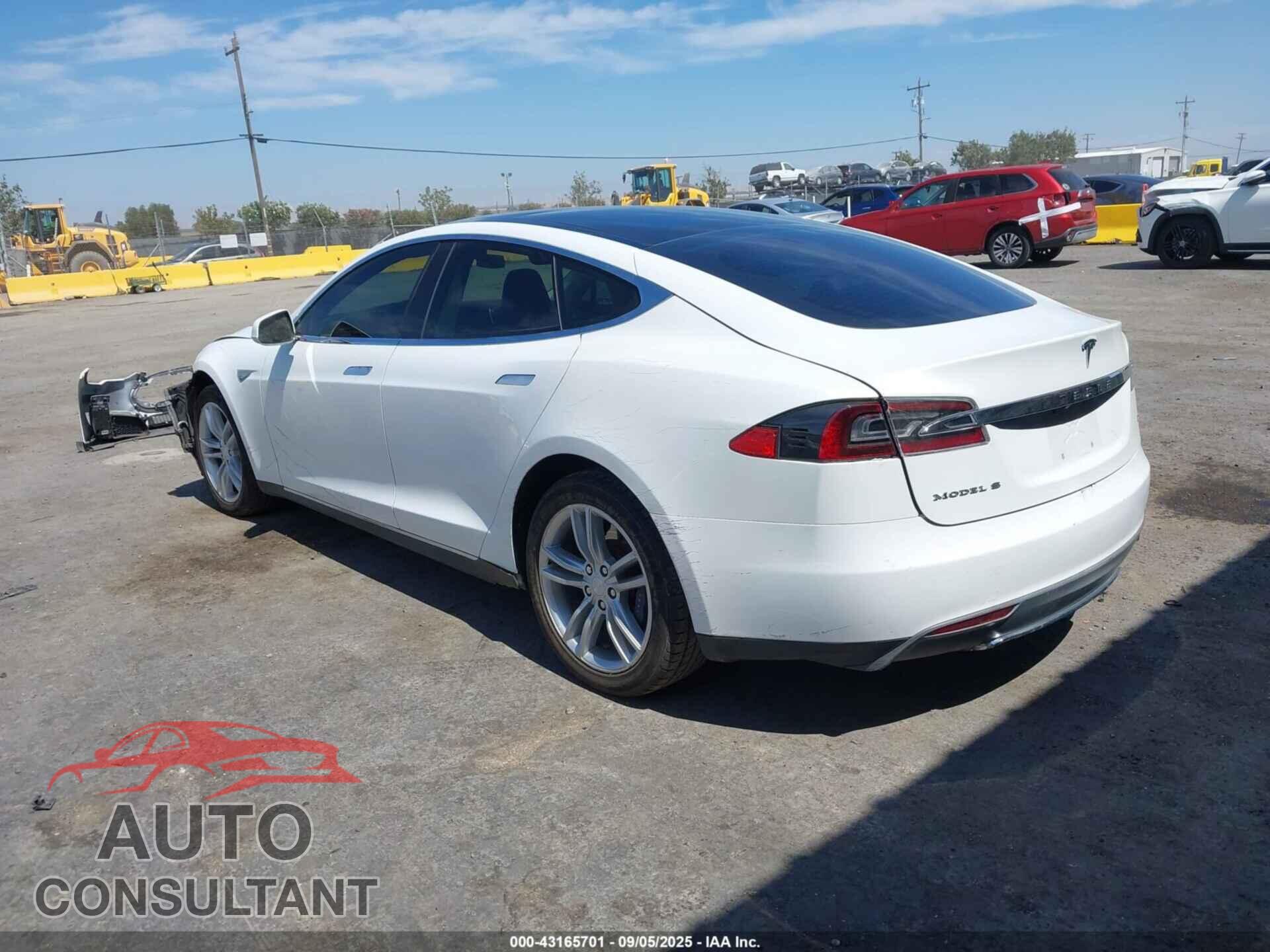 TESLA MODEL S 2013 - 5YJSA1DN8DFP16265