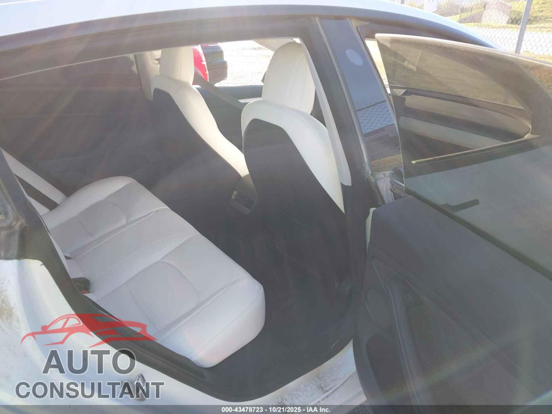 TESLA MODEL 3 2023 - 5YJ3E1EA1PF384209