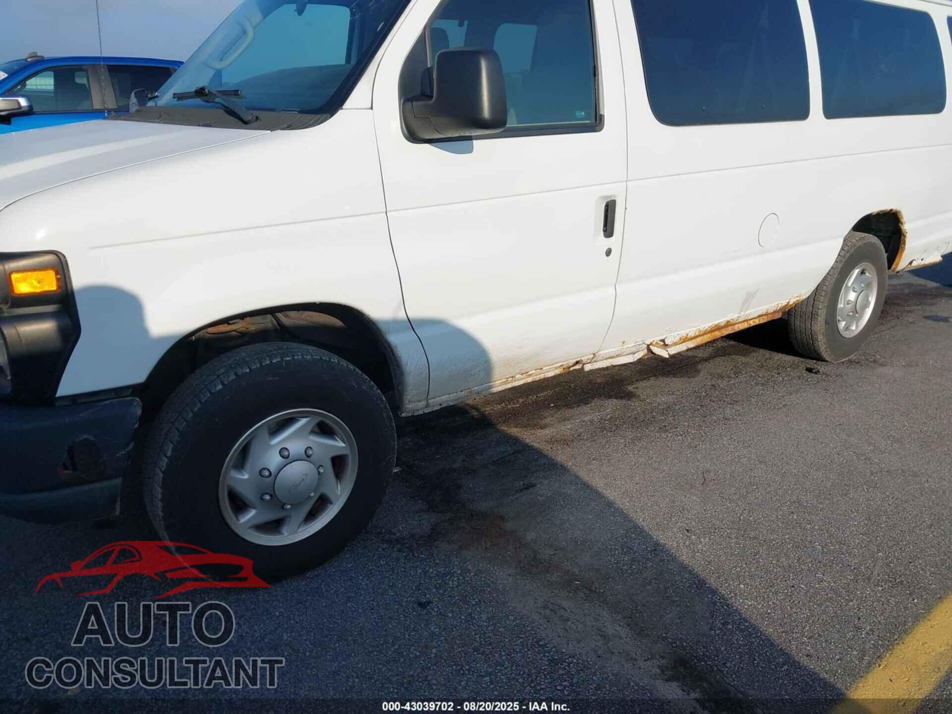 FORD E-350 SUPER DUTY 2011 - 1FBSS3BL7BDB07848