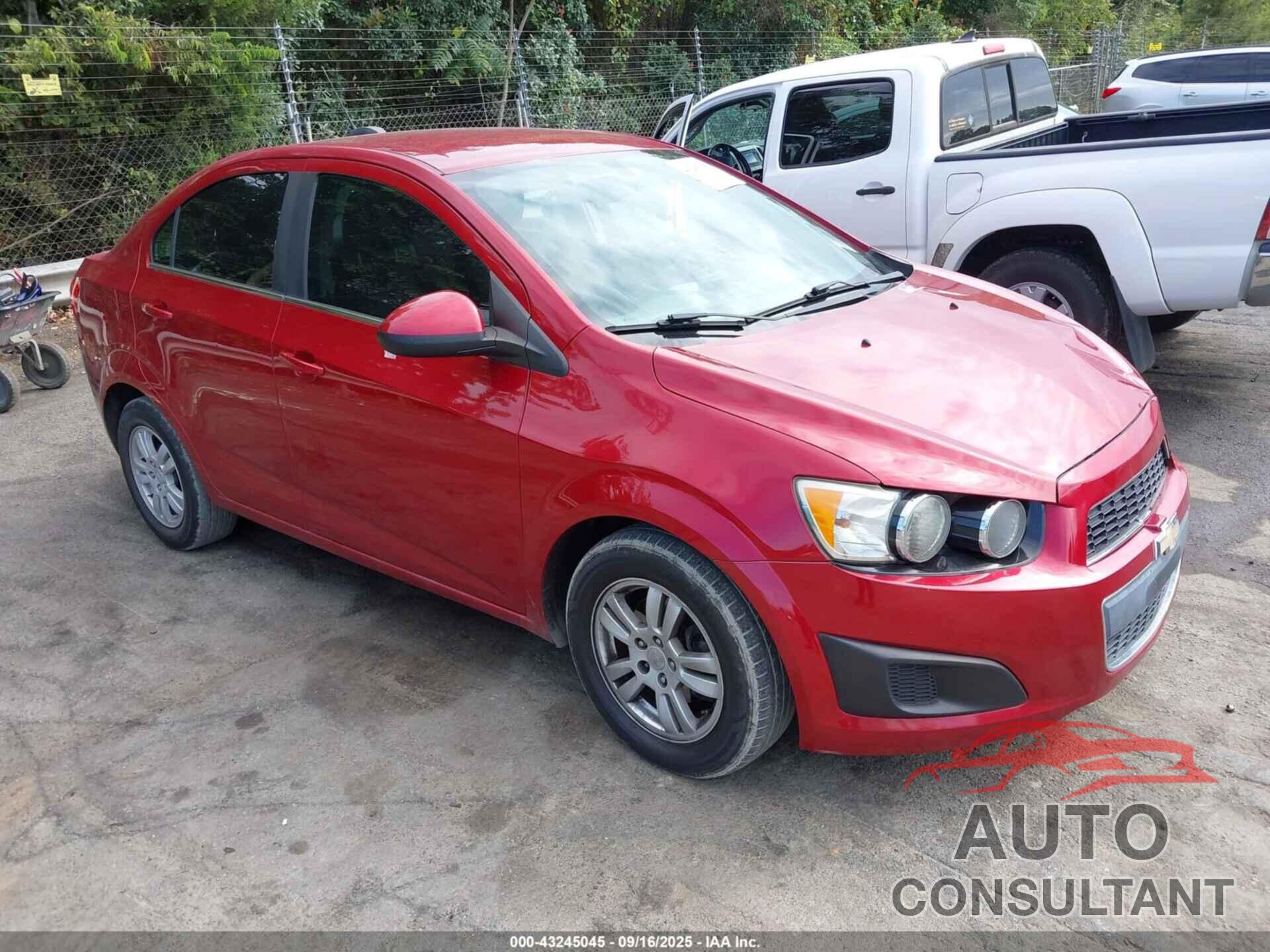 CHEVROLET SONIC 2015 - 1G1JC5SG4F4213787