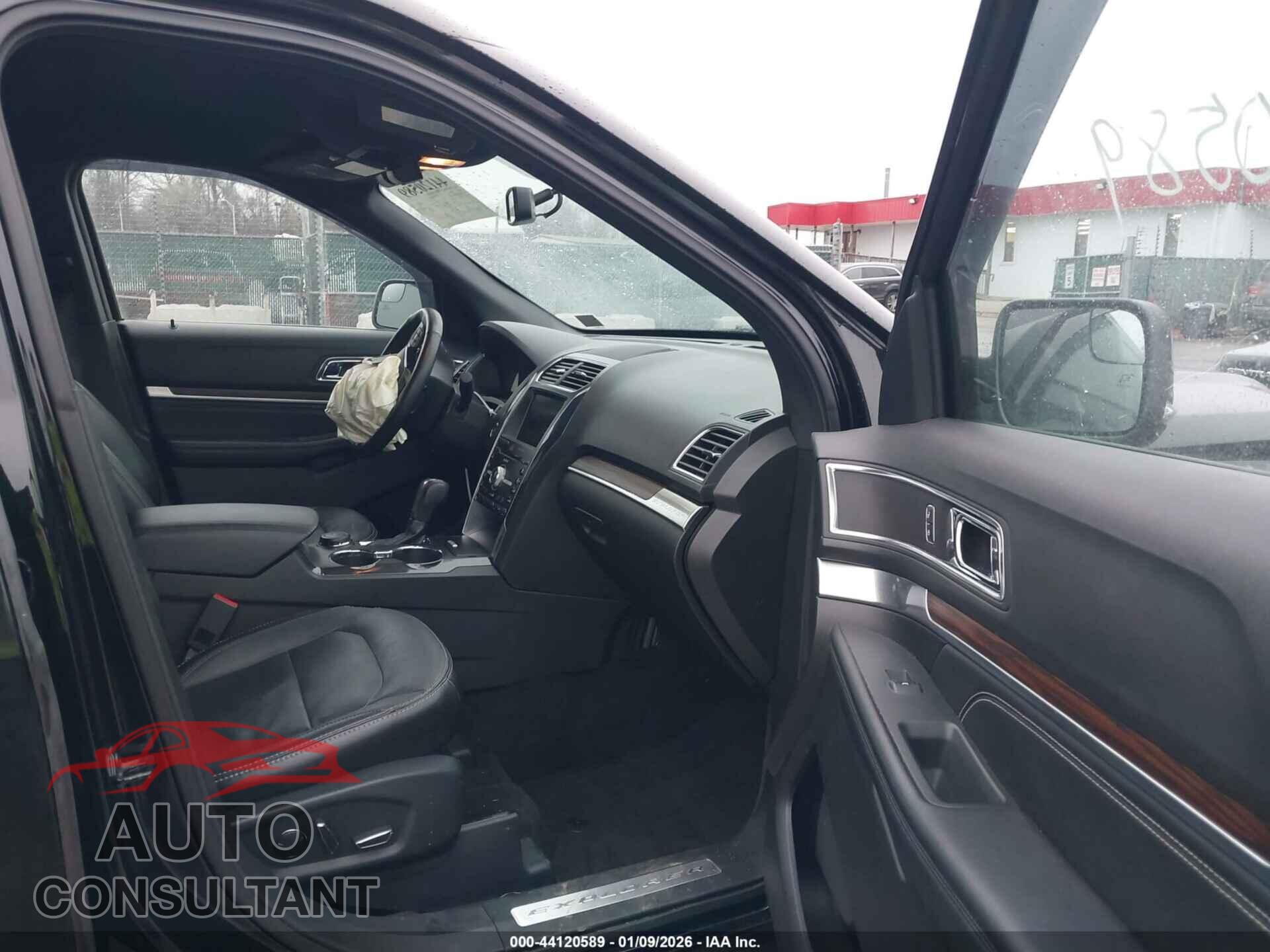 FORD EXPLORER 2018 - 1FM5K8F87JGB33578