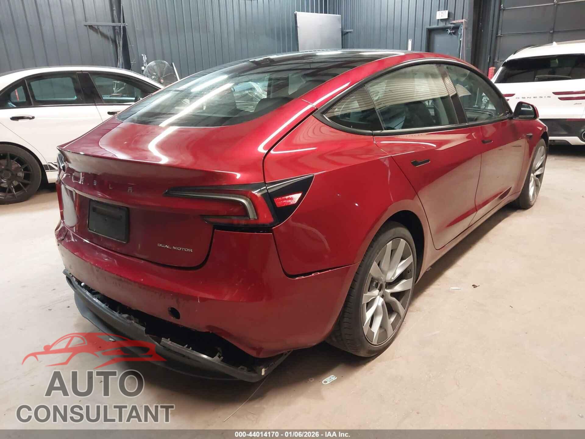 TESLA MODEL 3 2024 - 5YJ3E1EB2RF811148