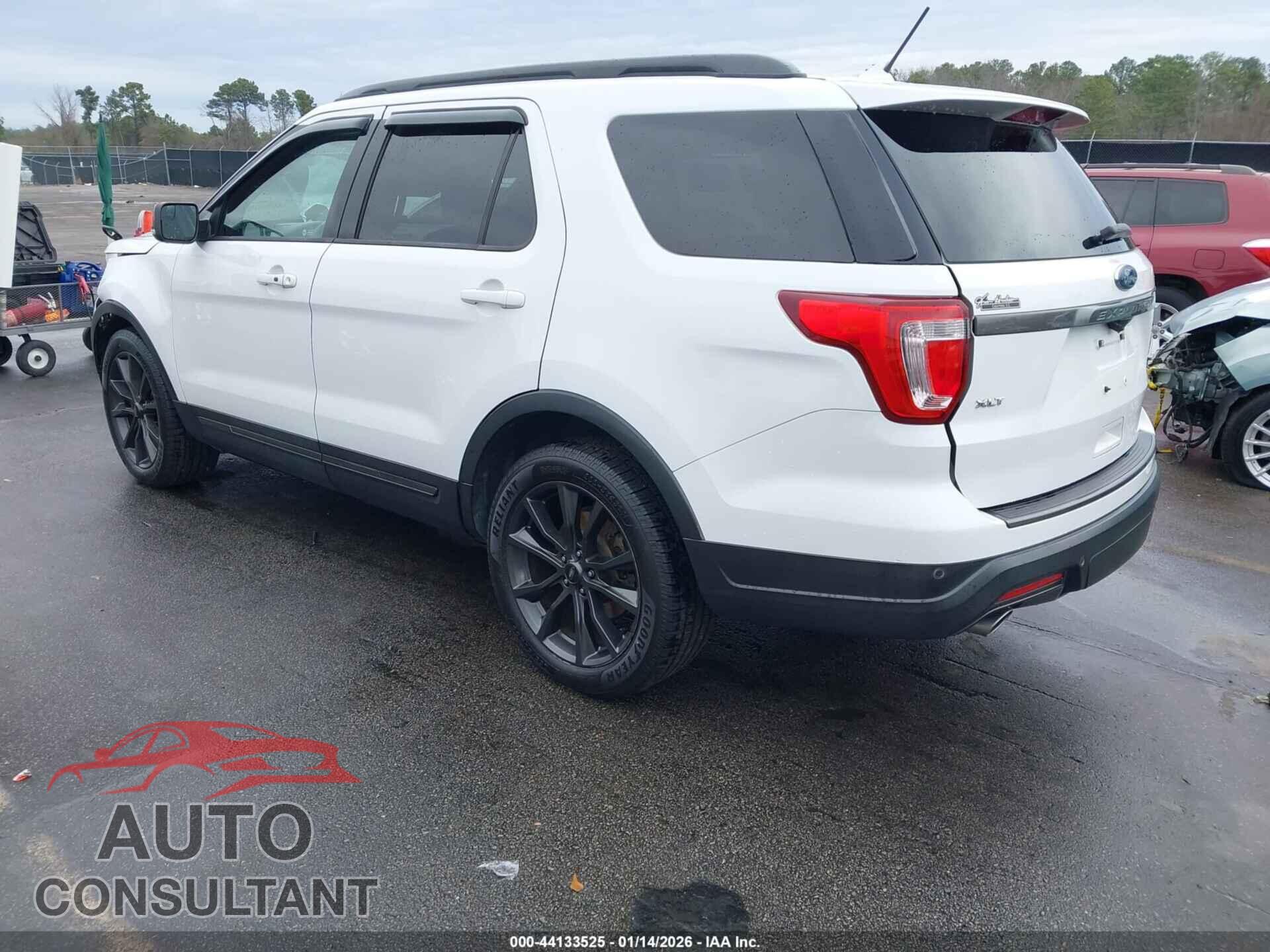 FORD EXPLORER 2018 - 1FM5K7D8XJGB52431
