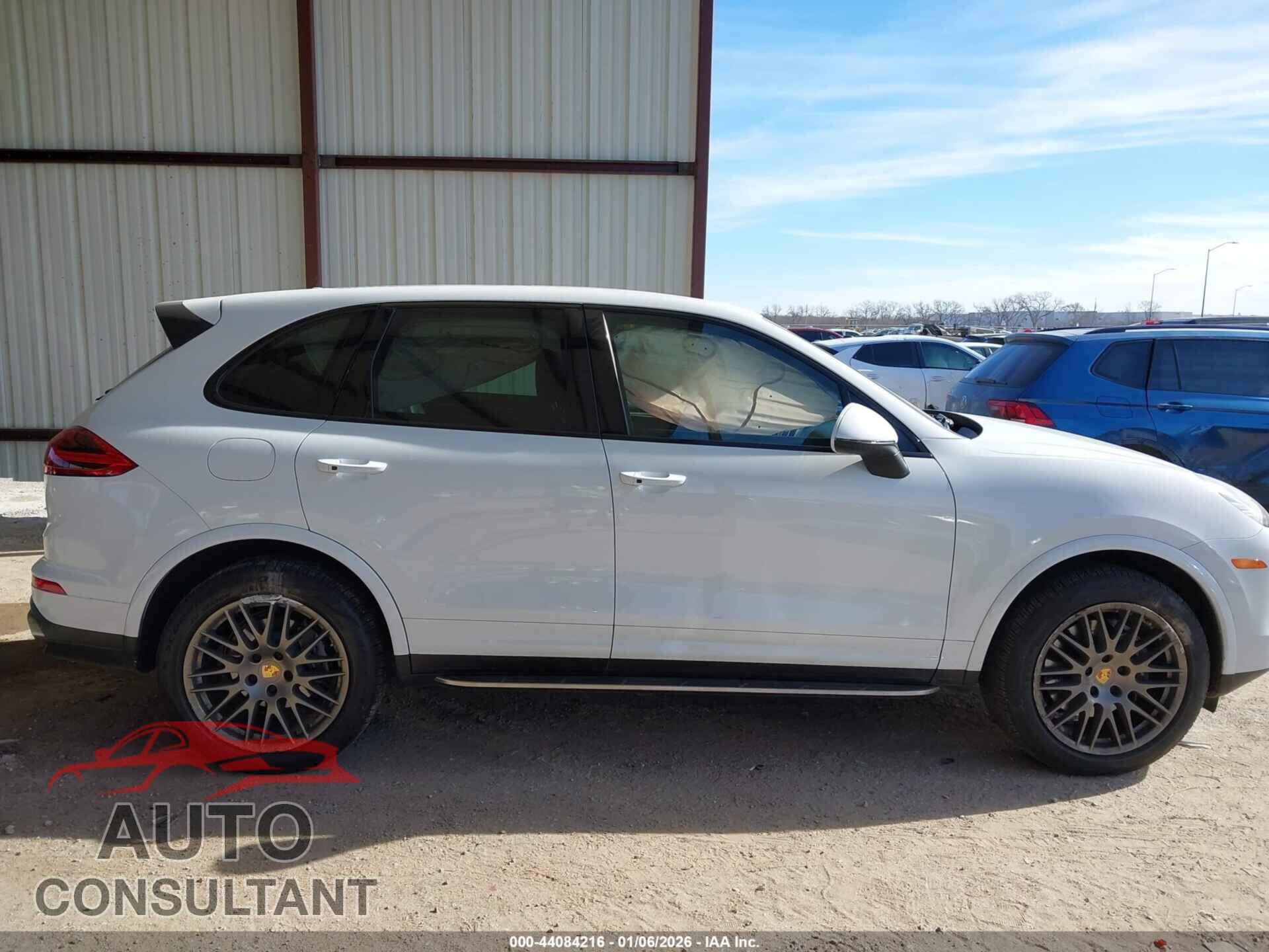 PORSCHE CAYENNE 2017 - WP1AA2A21HKA84809