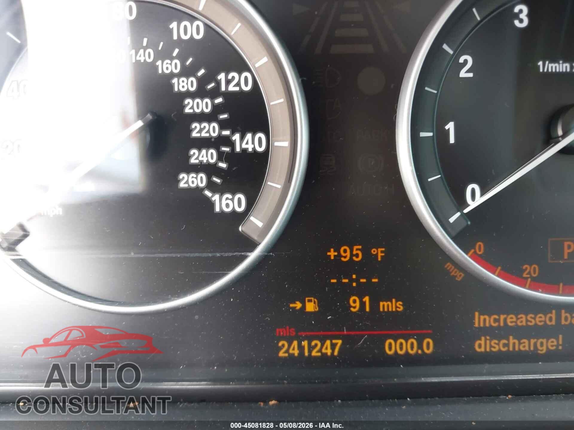 BMW 528I 2011 - WBAFR1C55BC738758